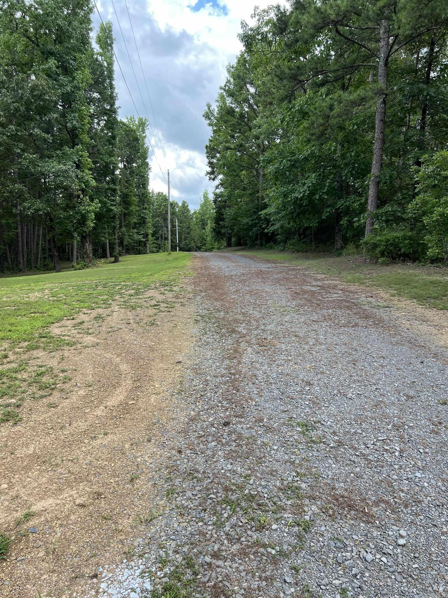 371 Batesville Mountian  Damascus, AR