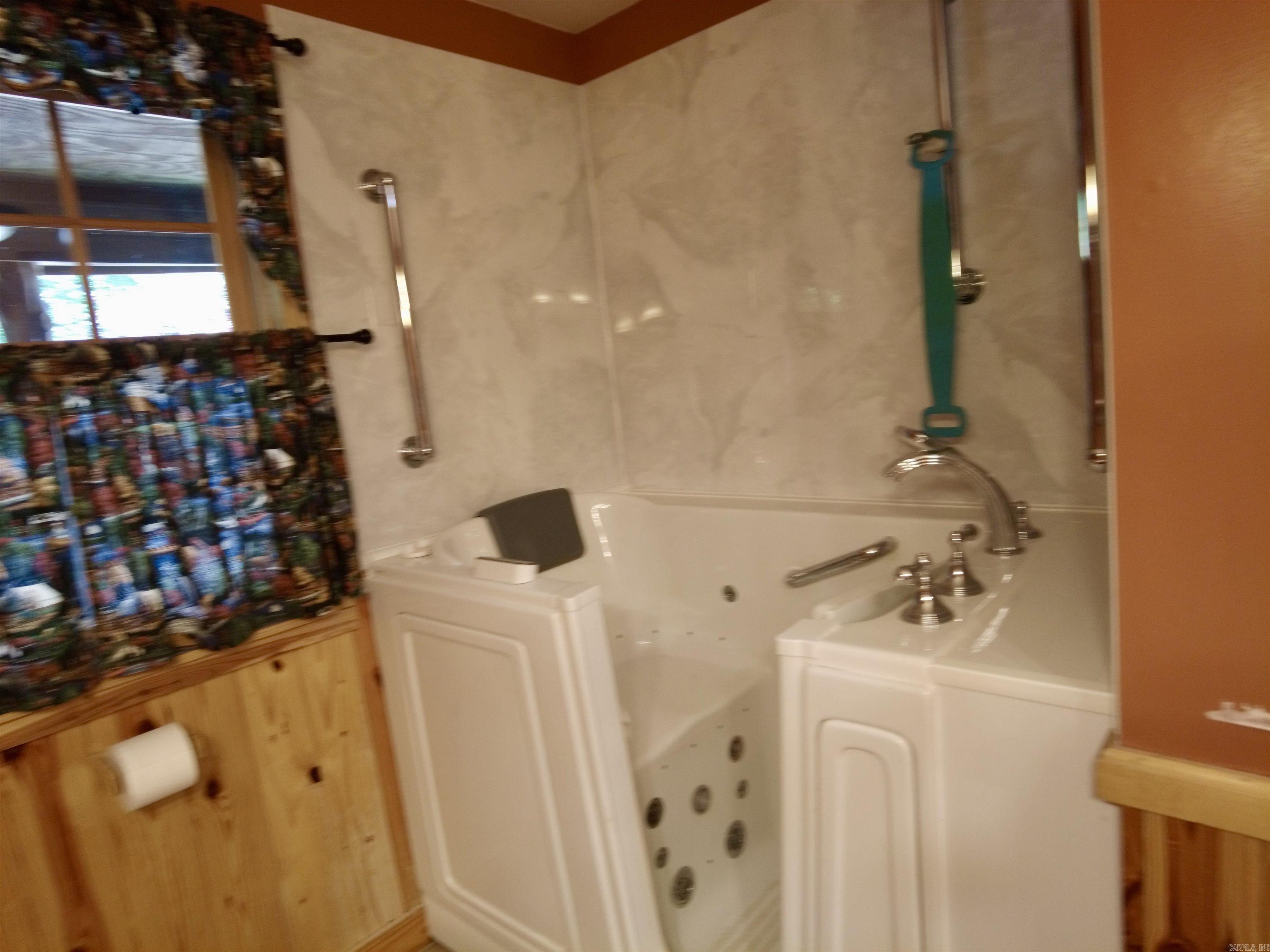 1491 Cedar Hills Dr  Mountain View, AR