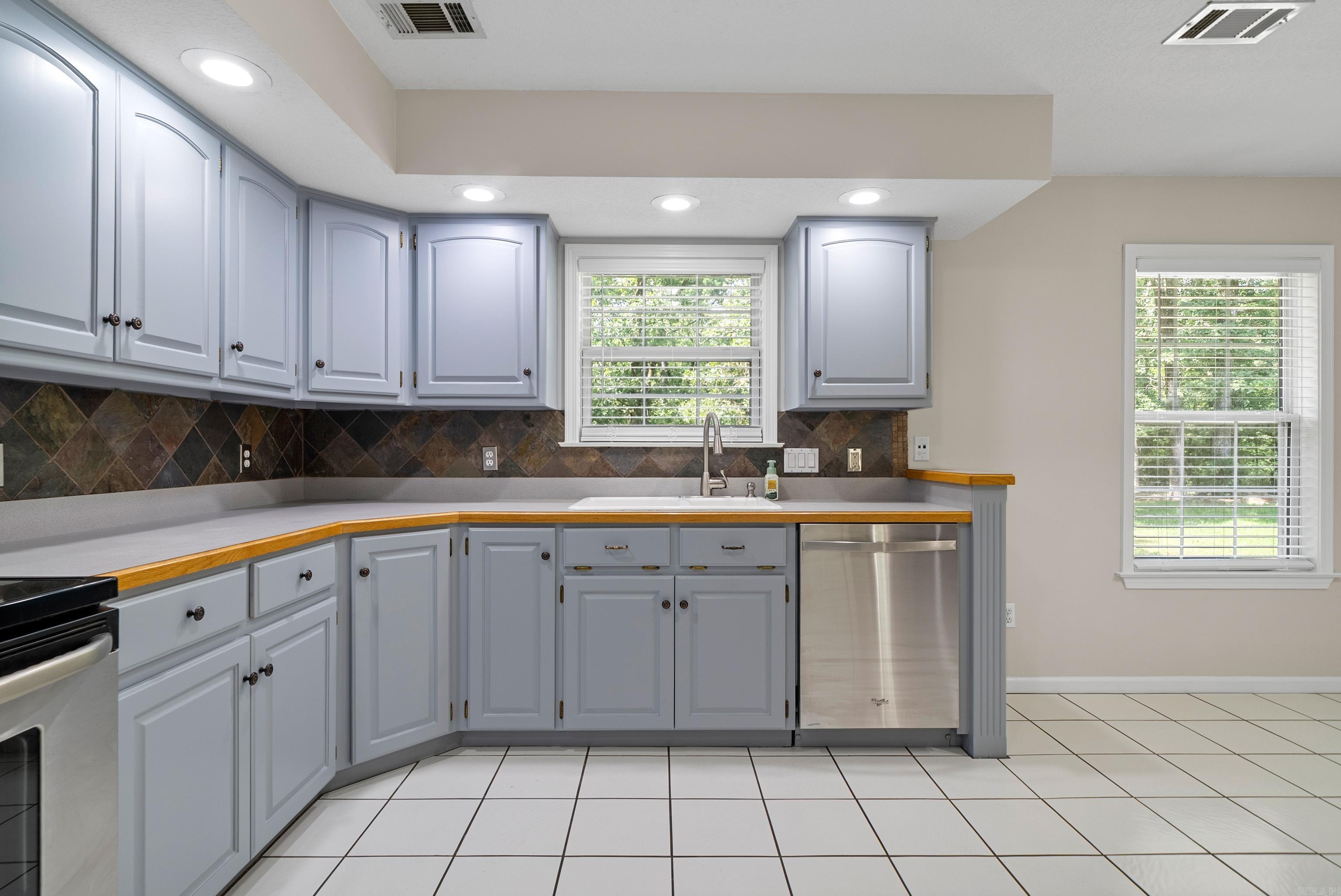 116 Parkway Sq  Pearcy, AR