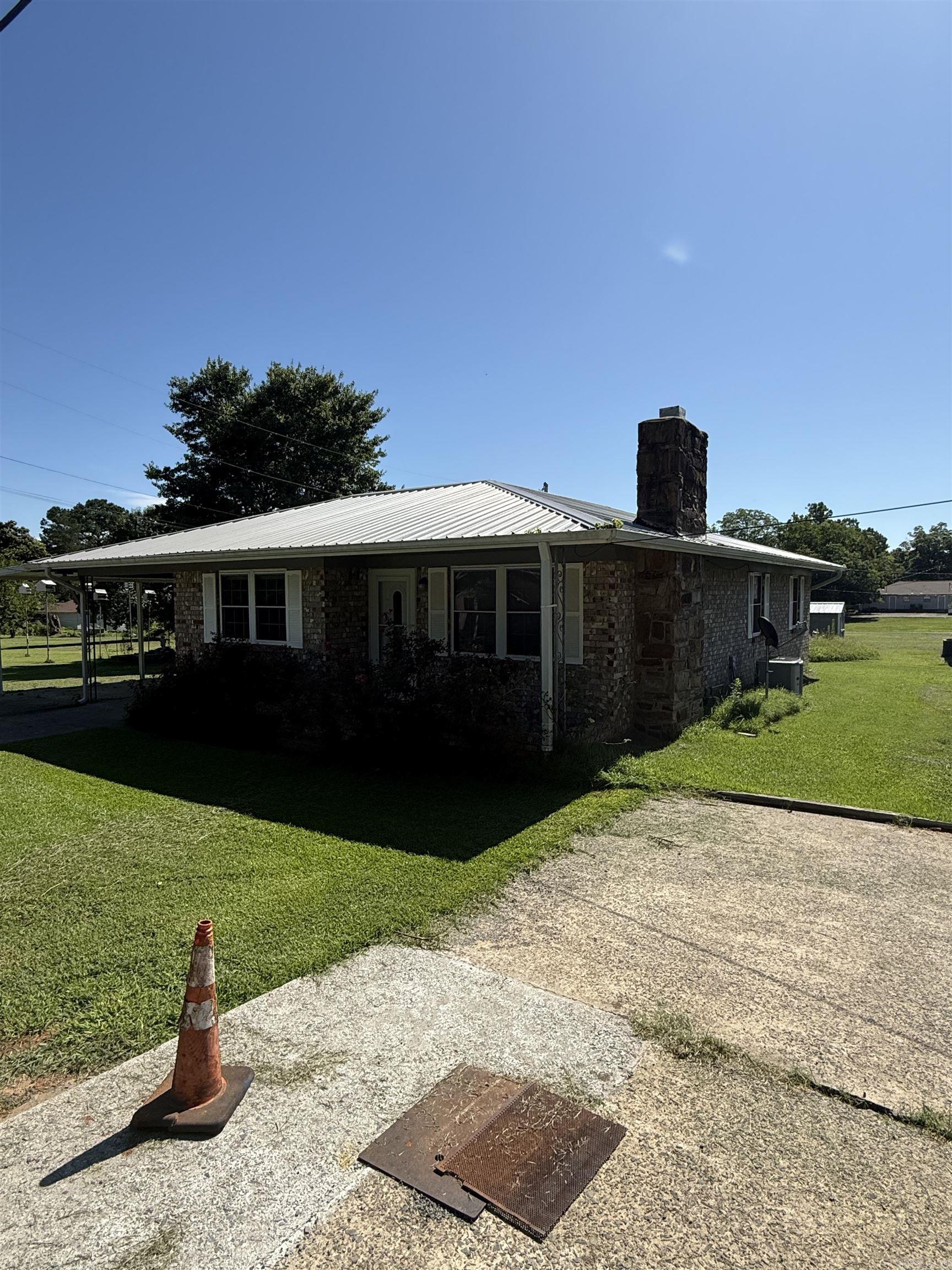 271 Poplar  Clinton, AR