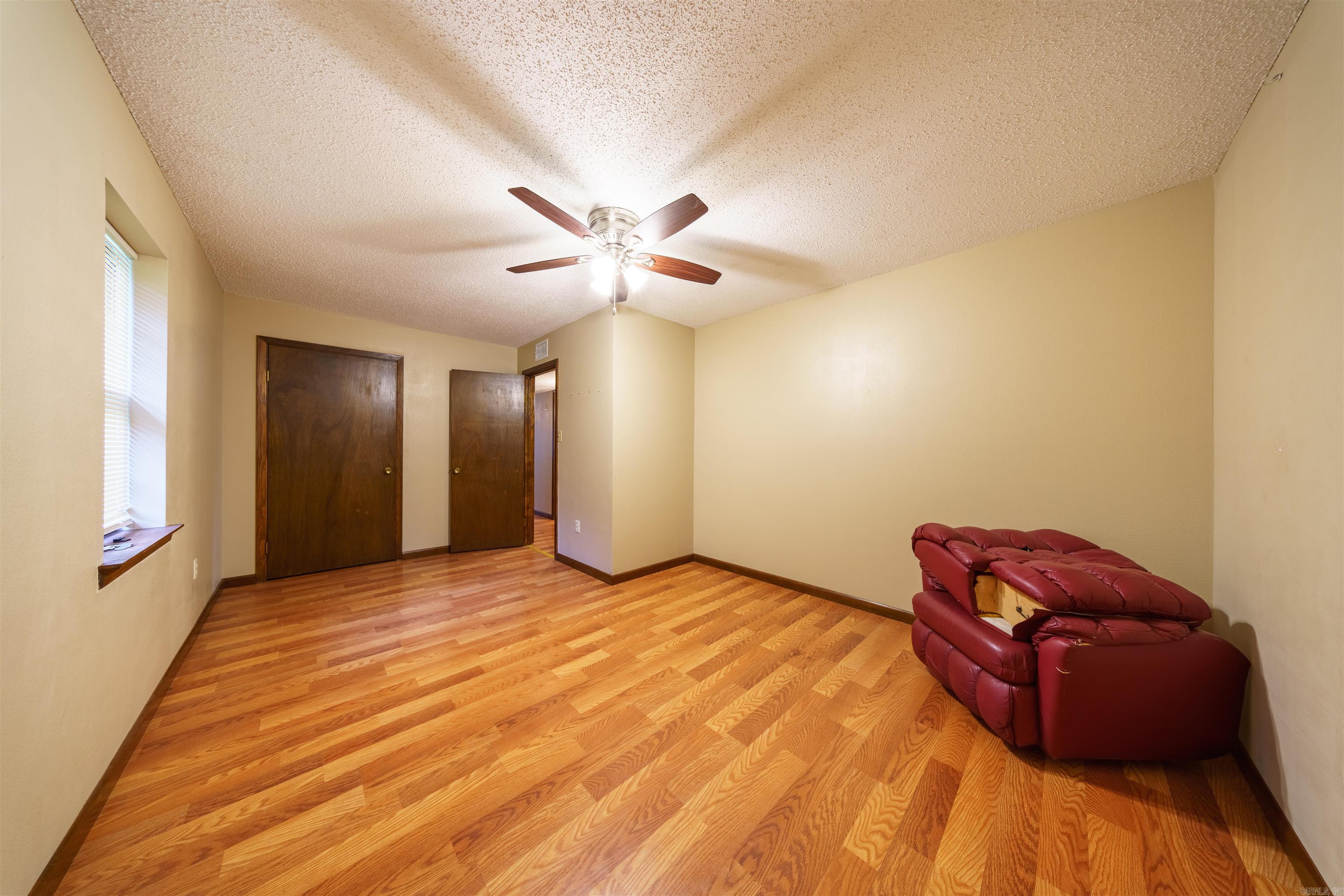 65 oak  Ash Flat, AR