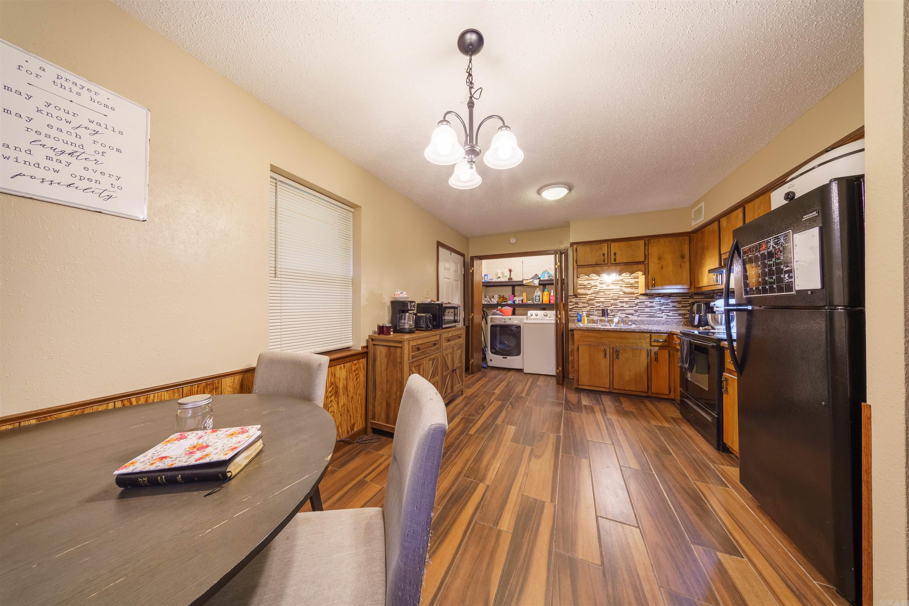 65 oak  Ash Flat, AR