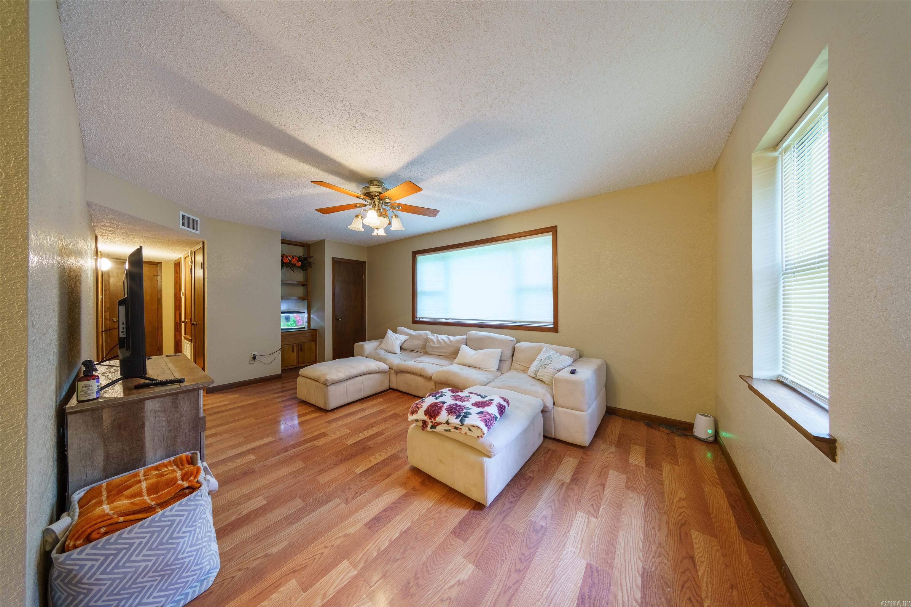 65 oak  Ash Flat, AR