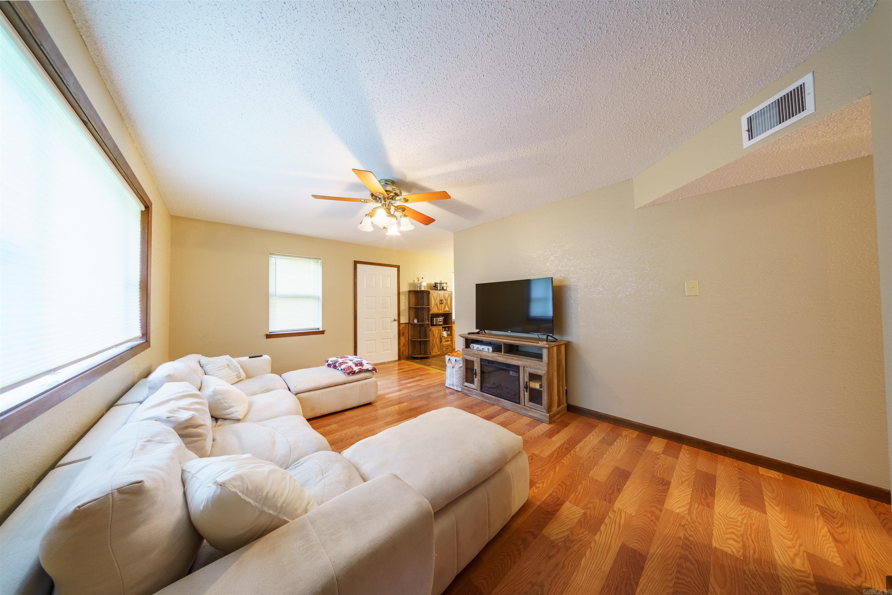 65 oak  Ash Flat, AR