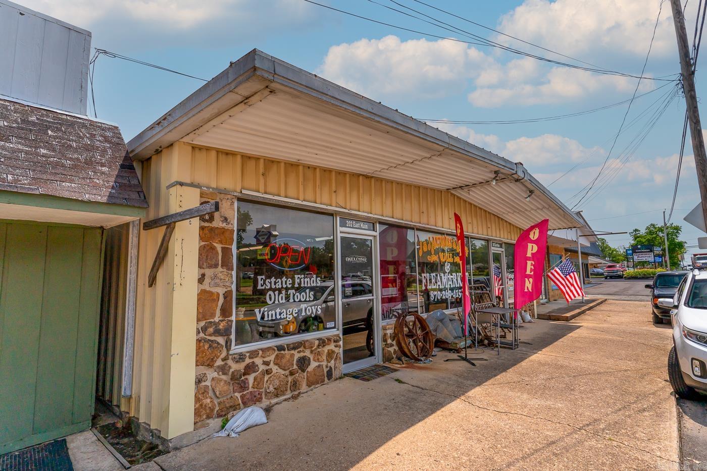 202 E Main  Mountain View, AR