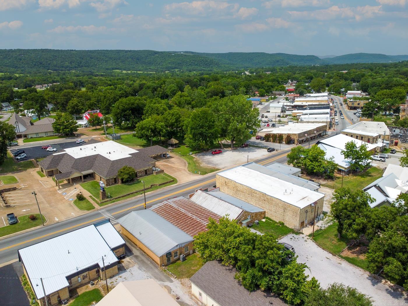 202 E Main  Mountain View, AR