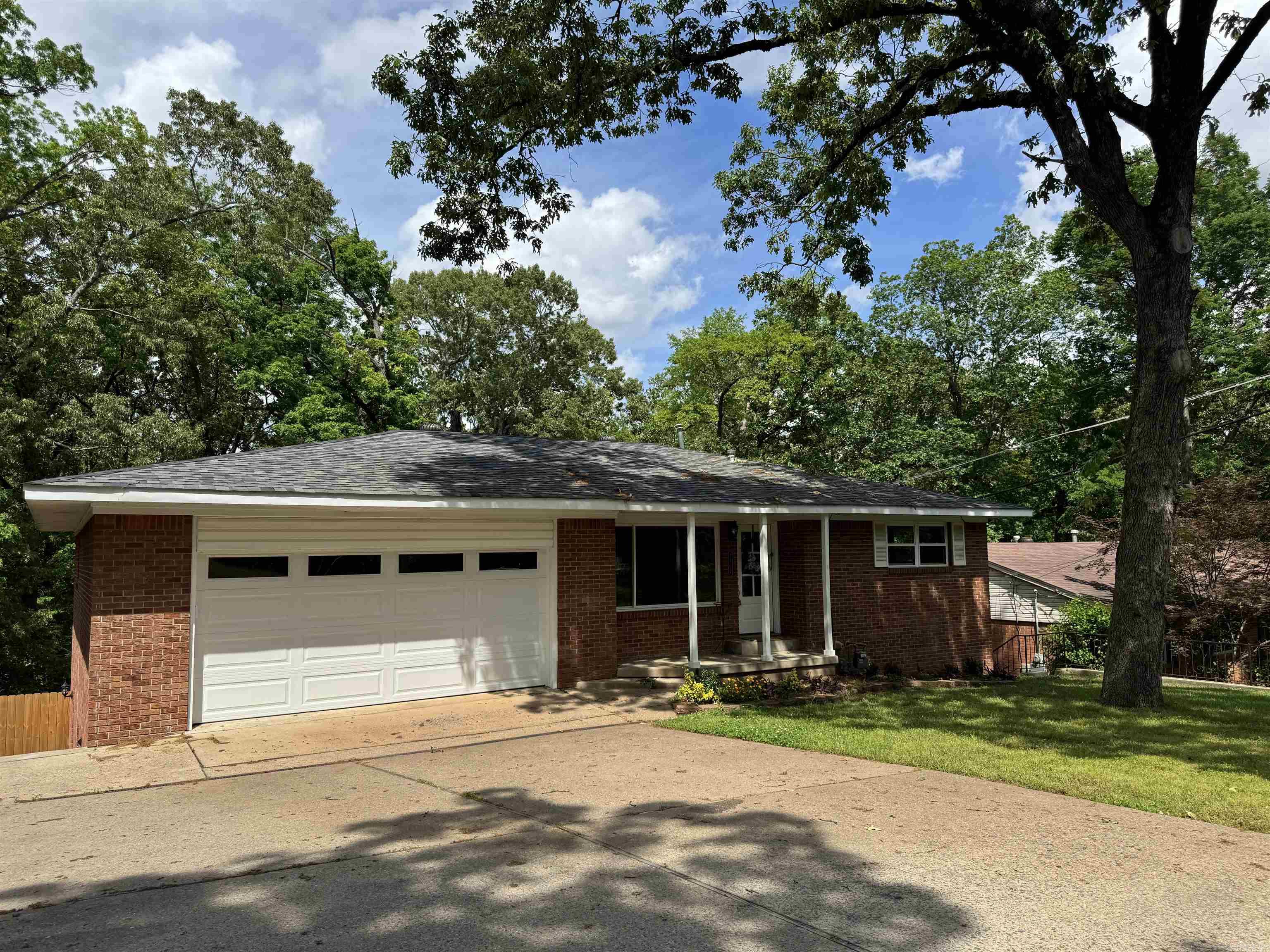 1607 Grove Hill  North Little Rock, AR