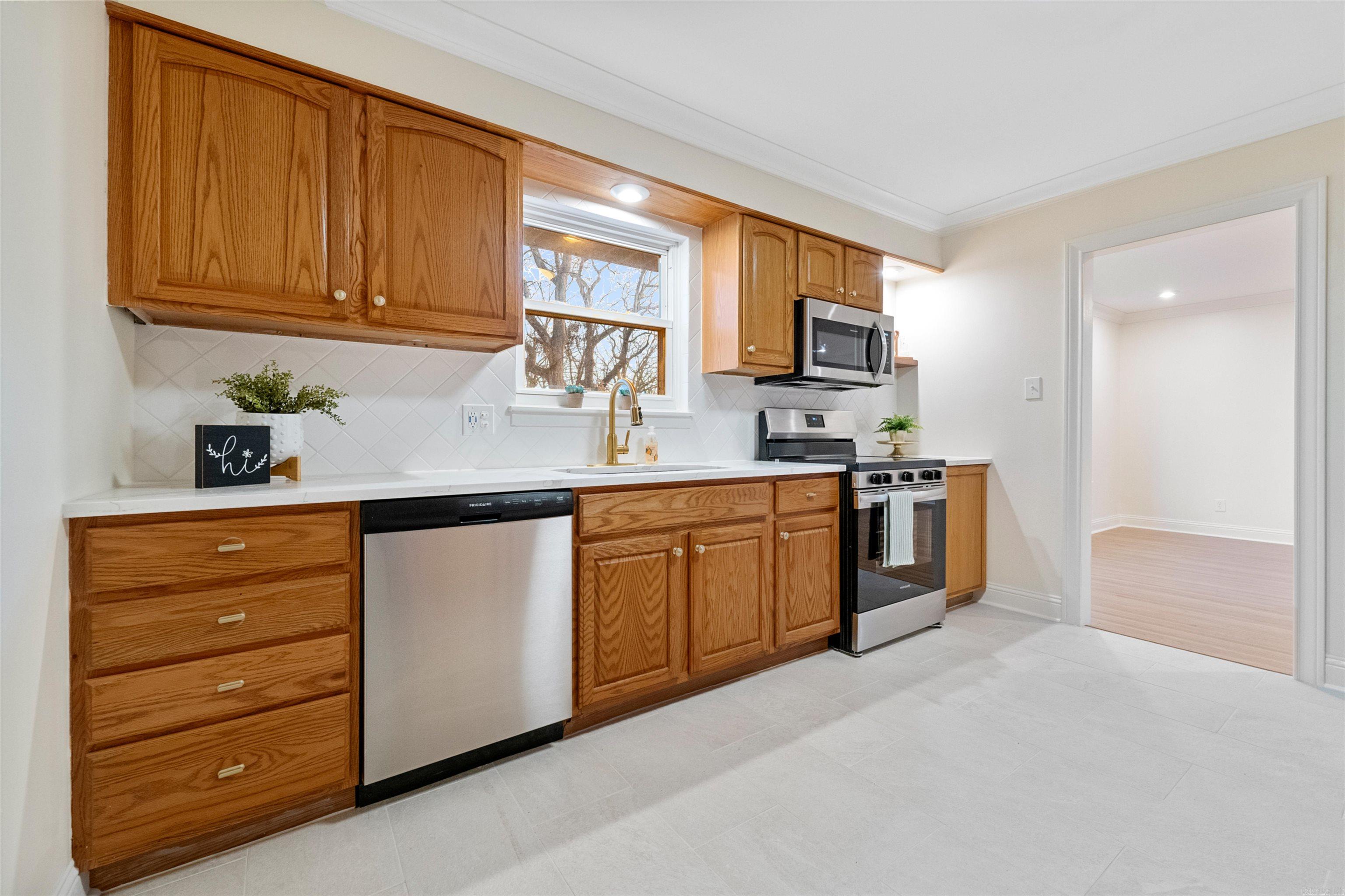 1607 Grove Hill  North Little Rock, AR