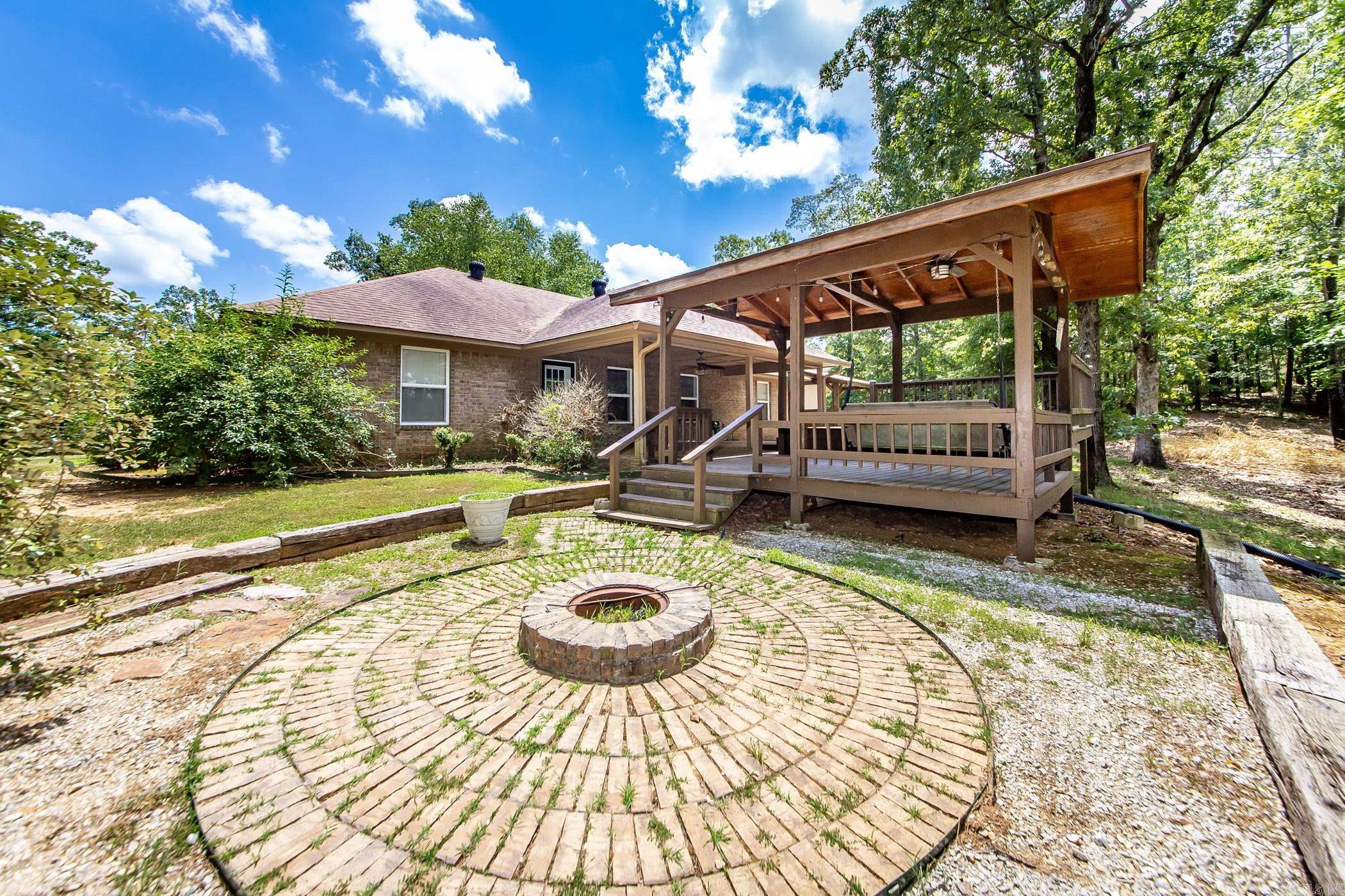 100 Traway  Edgemont, AR