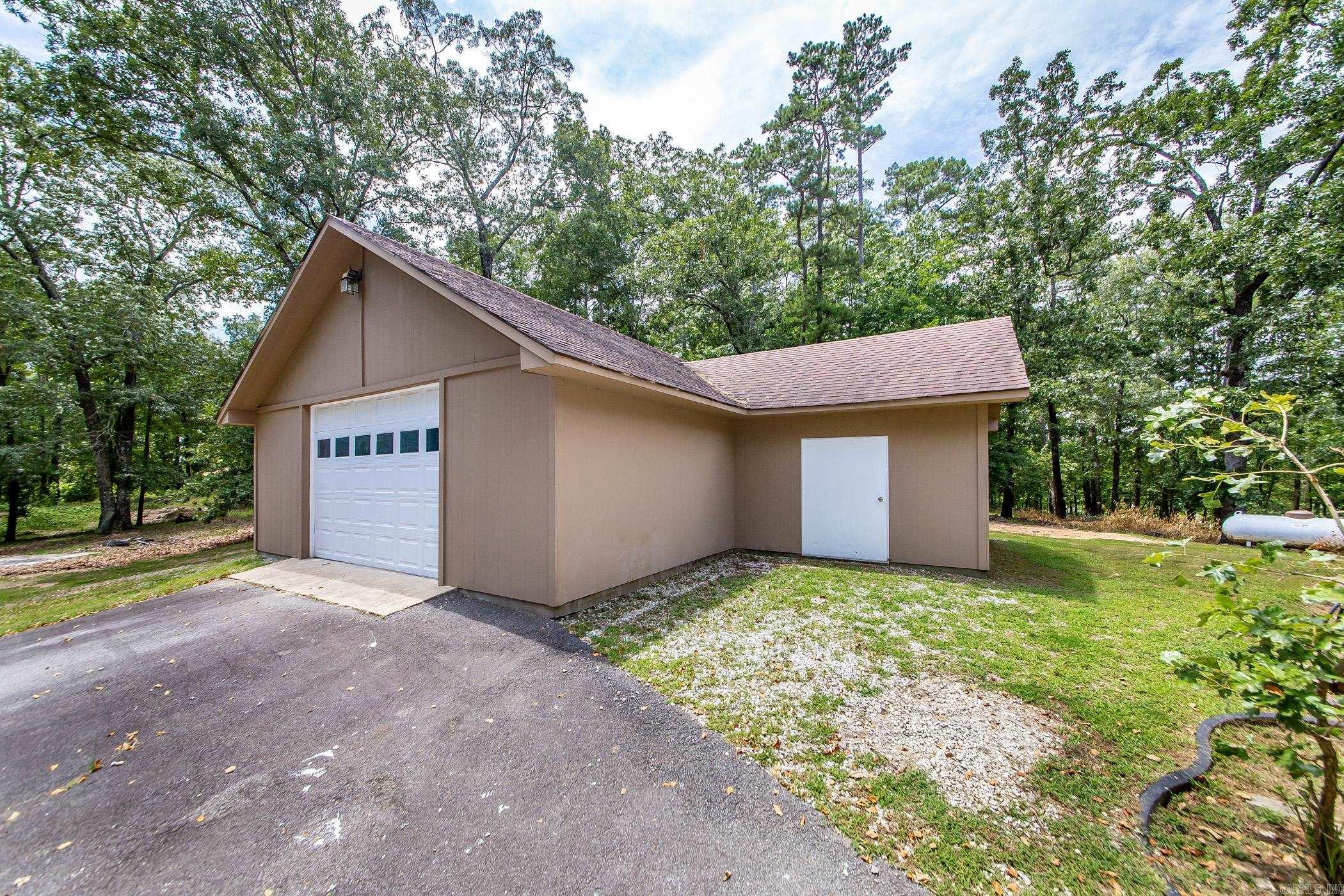 100 Traway  Edgemont, AR
