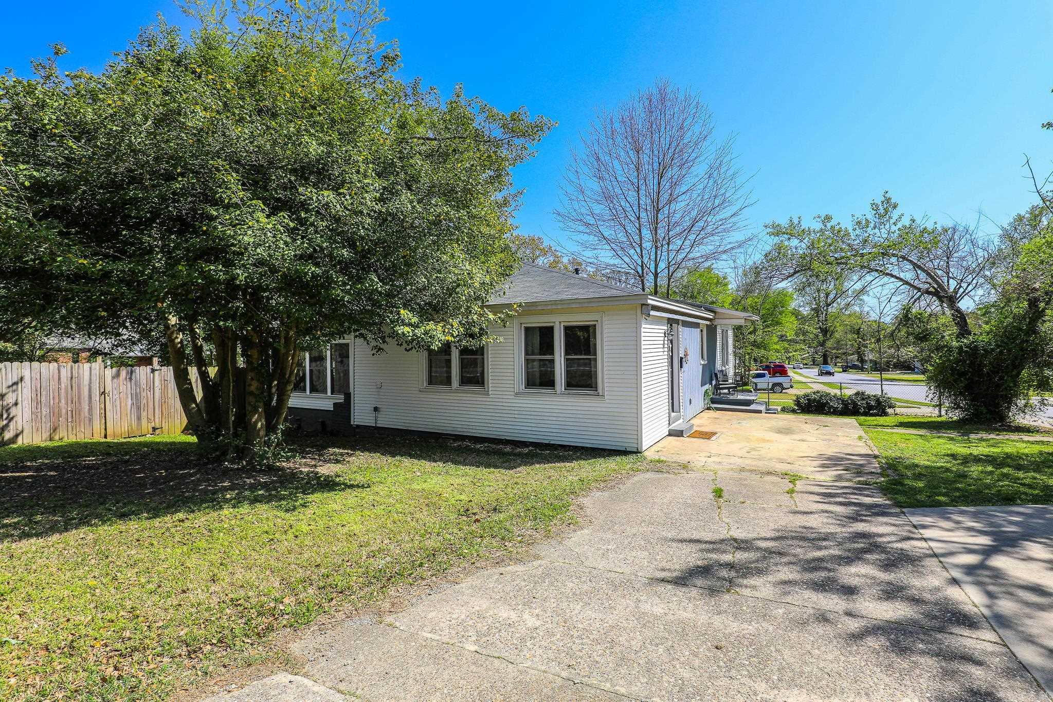 811 HESTER  Benton, AR