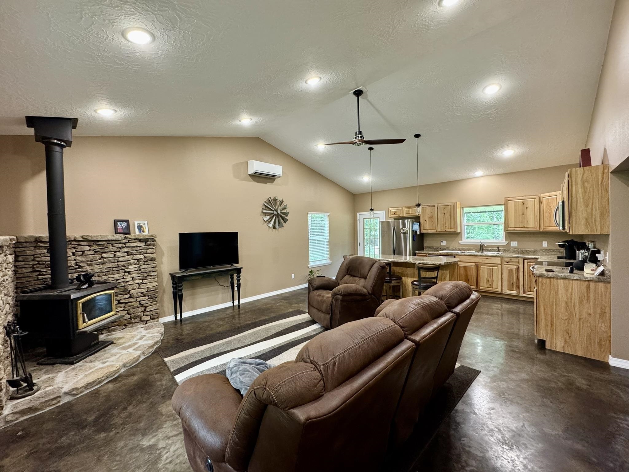 1120 Rodney Cutoff Road  Dolph, AR