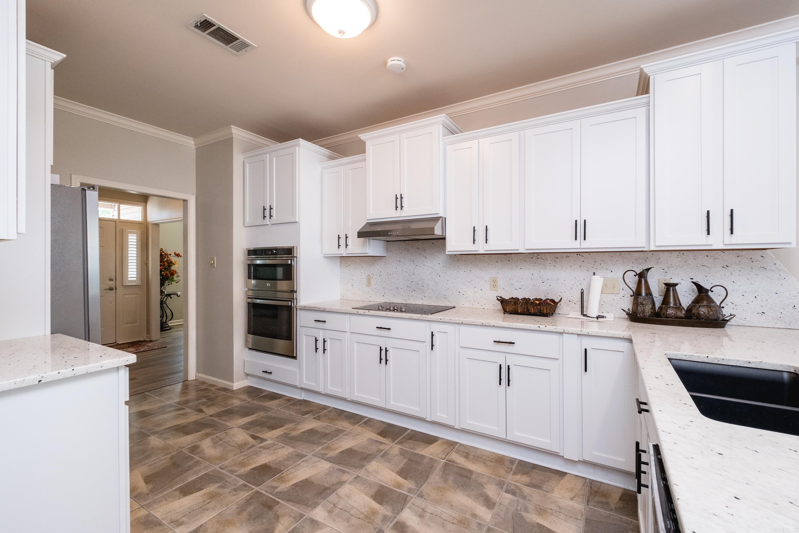 14 Carrollton Court Little Rock, AR 72211