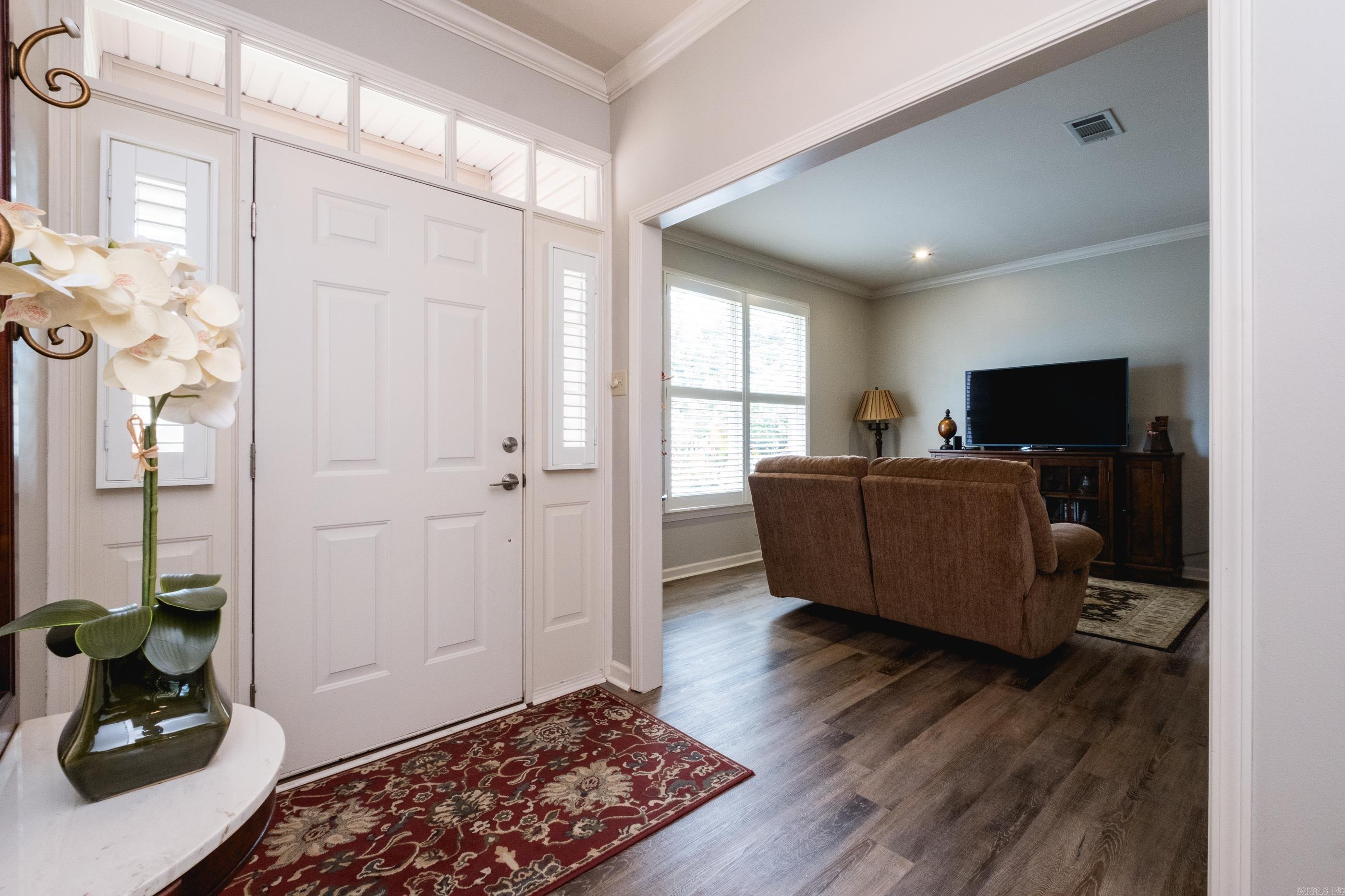 14 Carrollton Court Little Rock, AR 72211