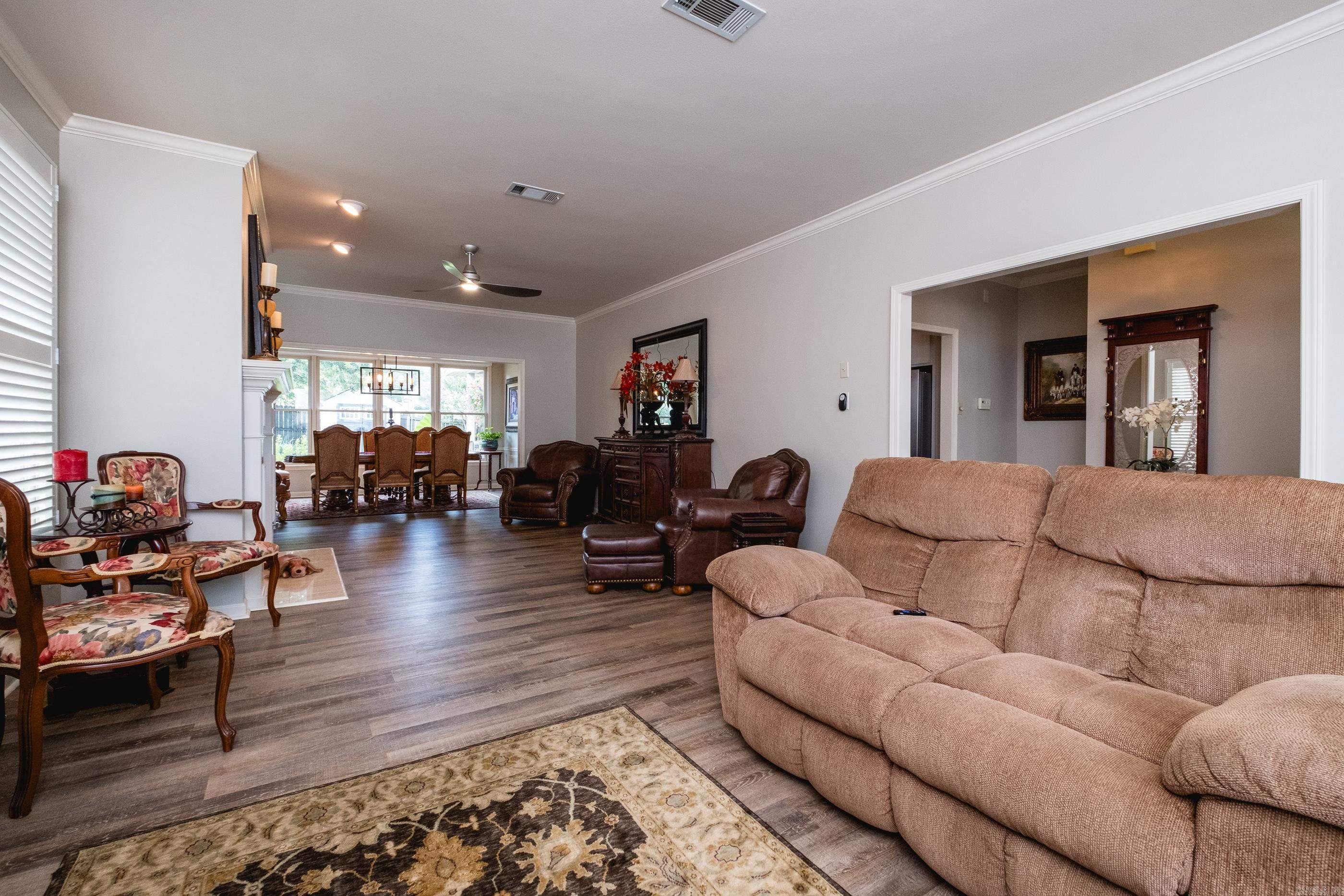 14 Carrollton Court Little Rock, AR 72211