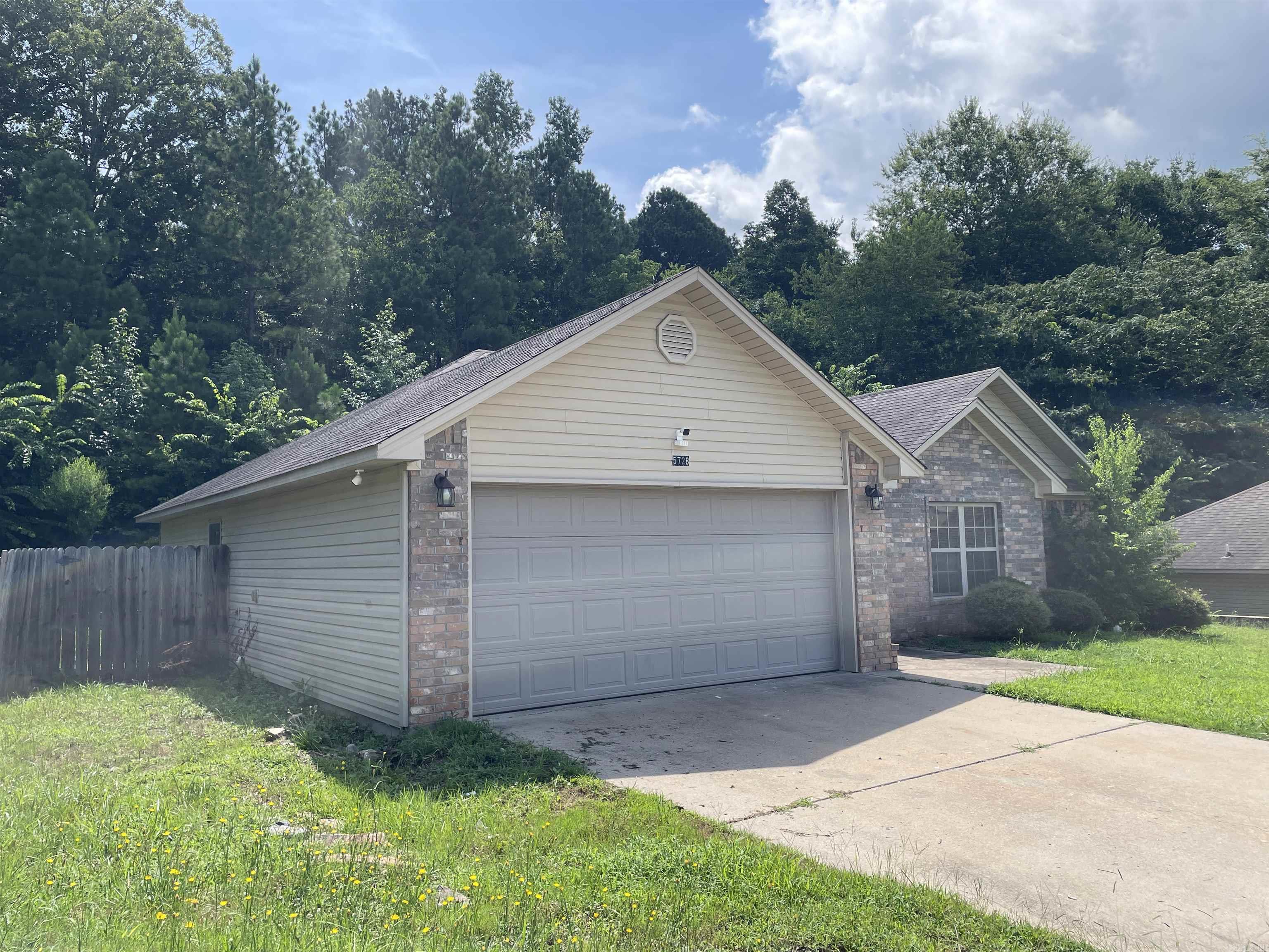 5728 John Hancock Dr  Benton, AR