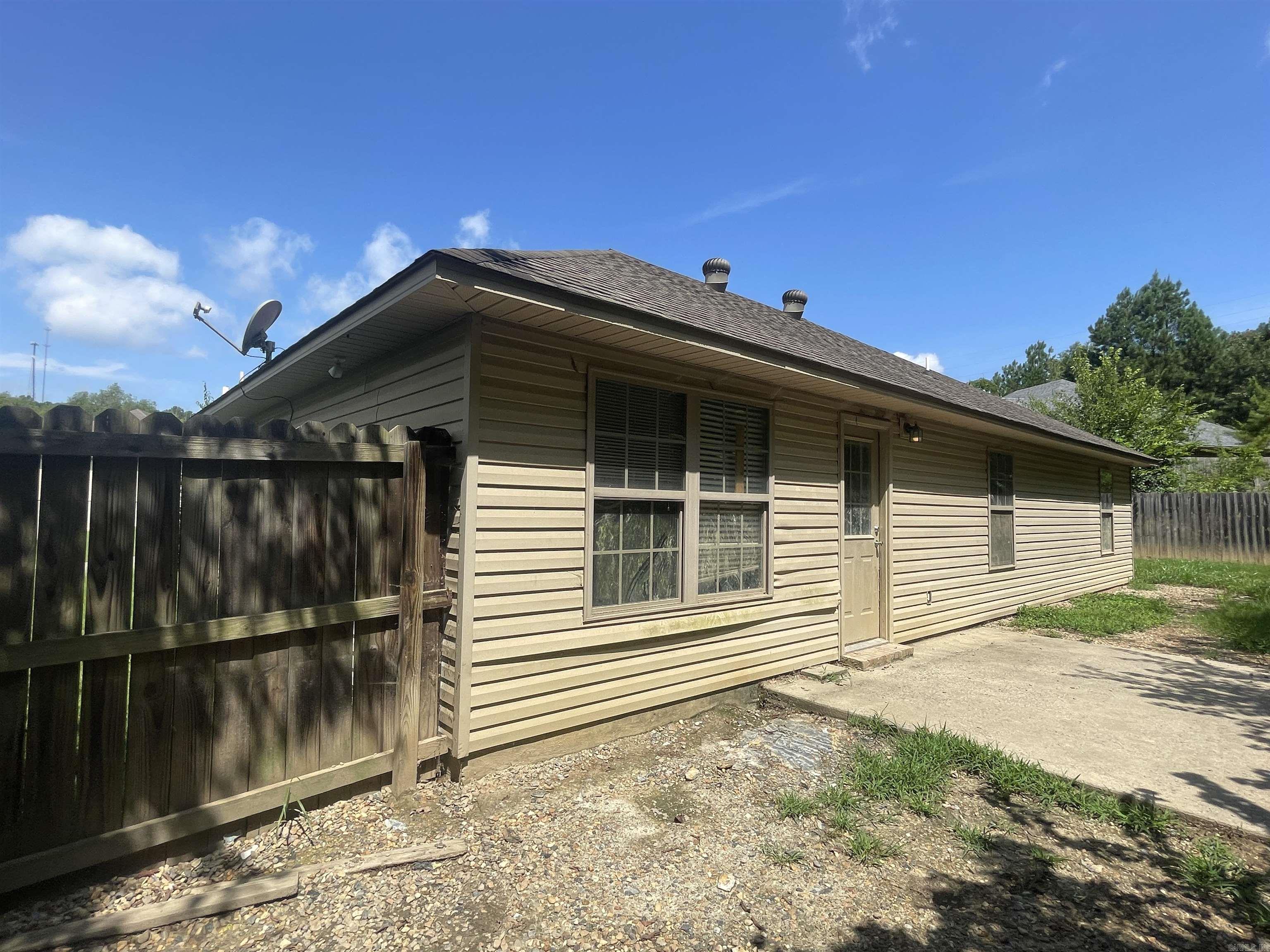 5728 John Hancock Dr  Benton, AR