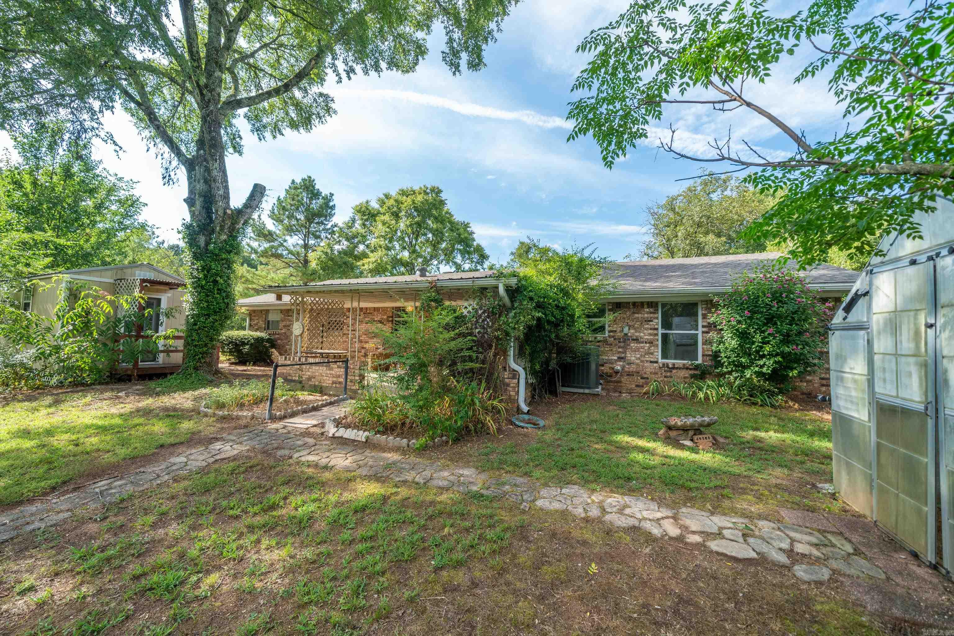 2857 Chestnut  Bismarck, AR