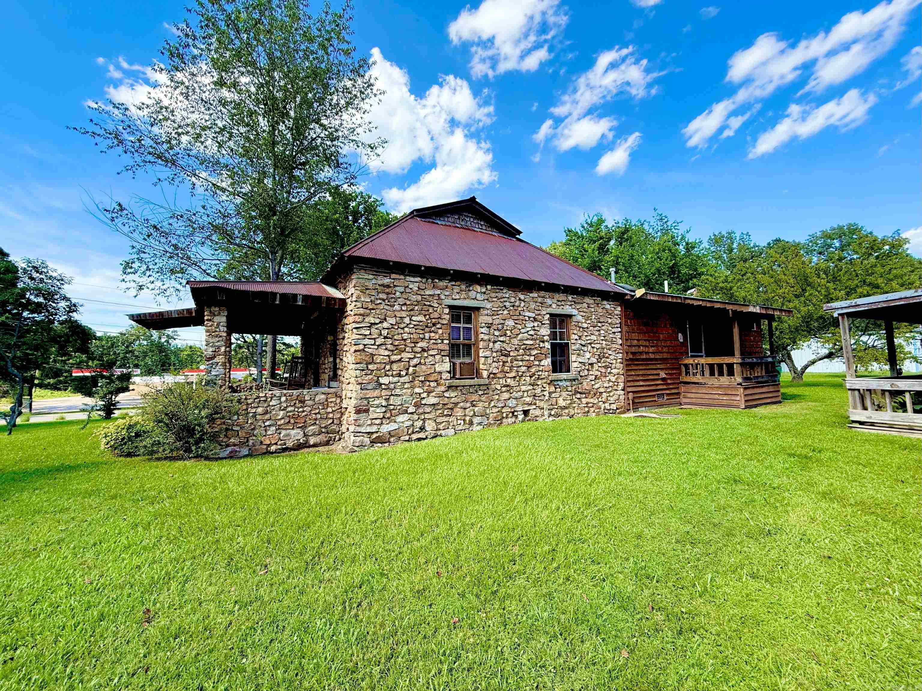 2598 Highway 56  Calico Rock, AR