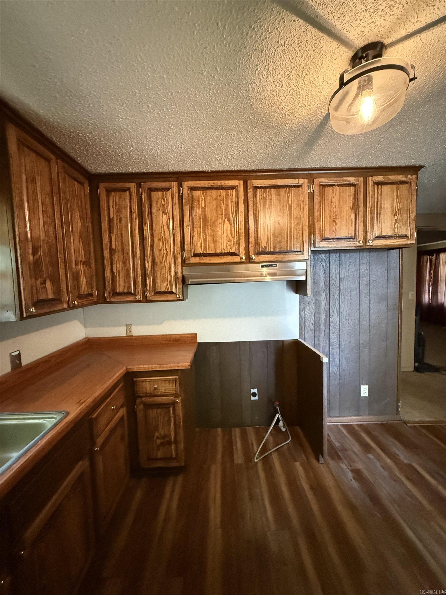 612 N Walnut St.  Warren, AR