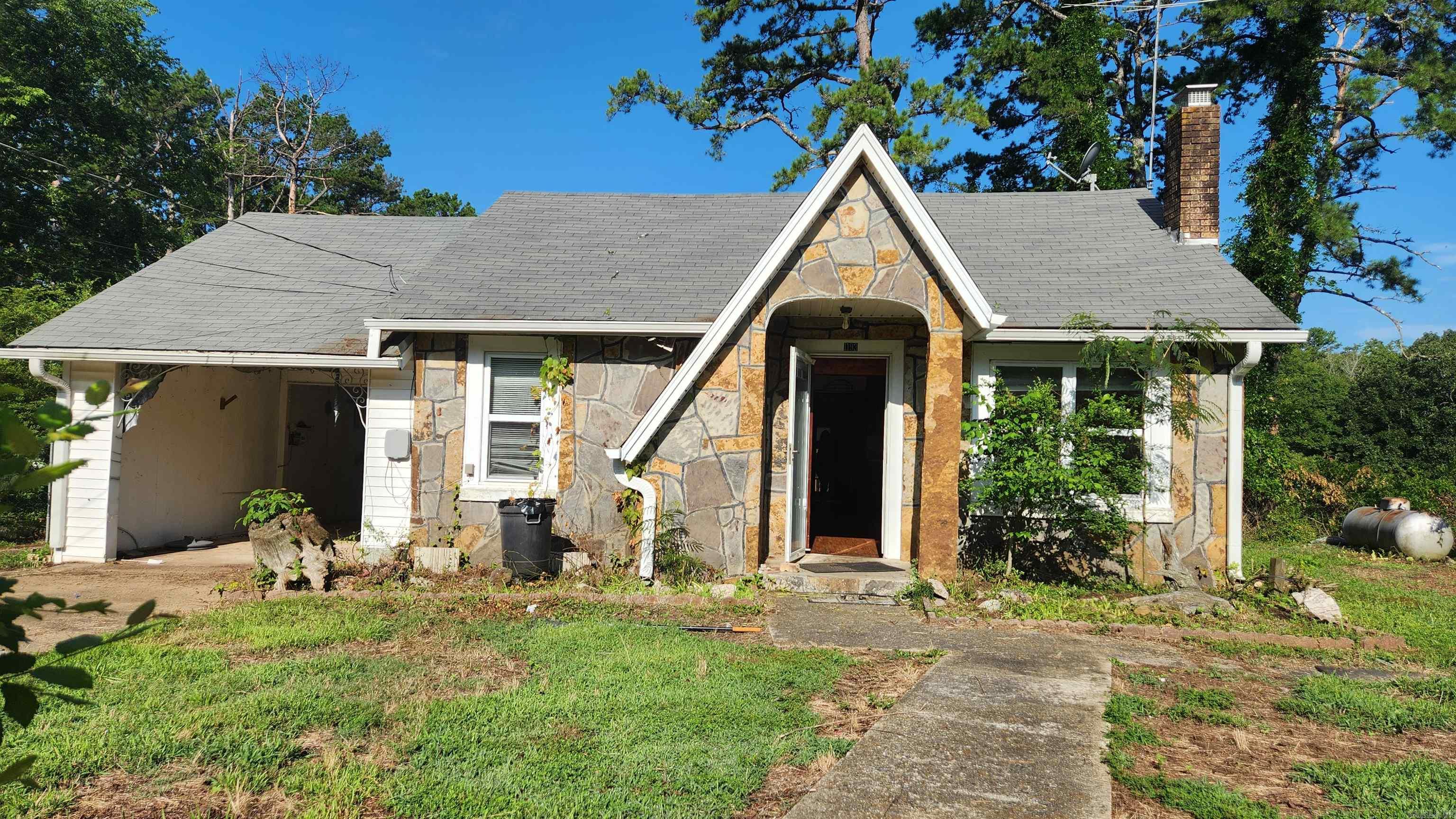 1193 W Hwy 270  Mount Ida, AR