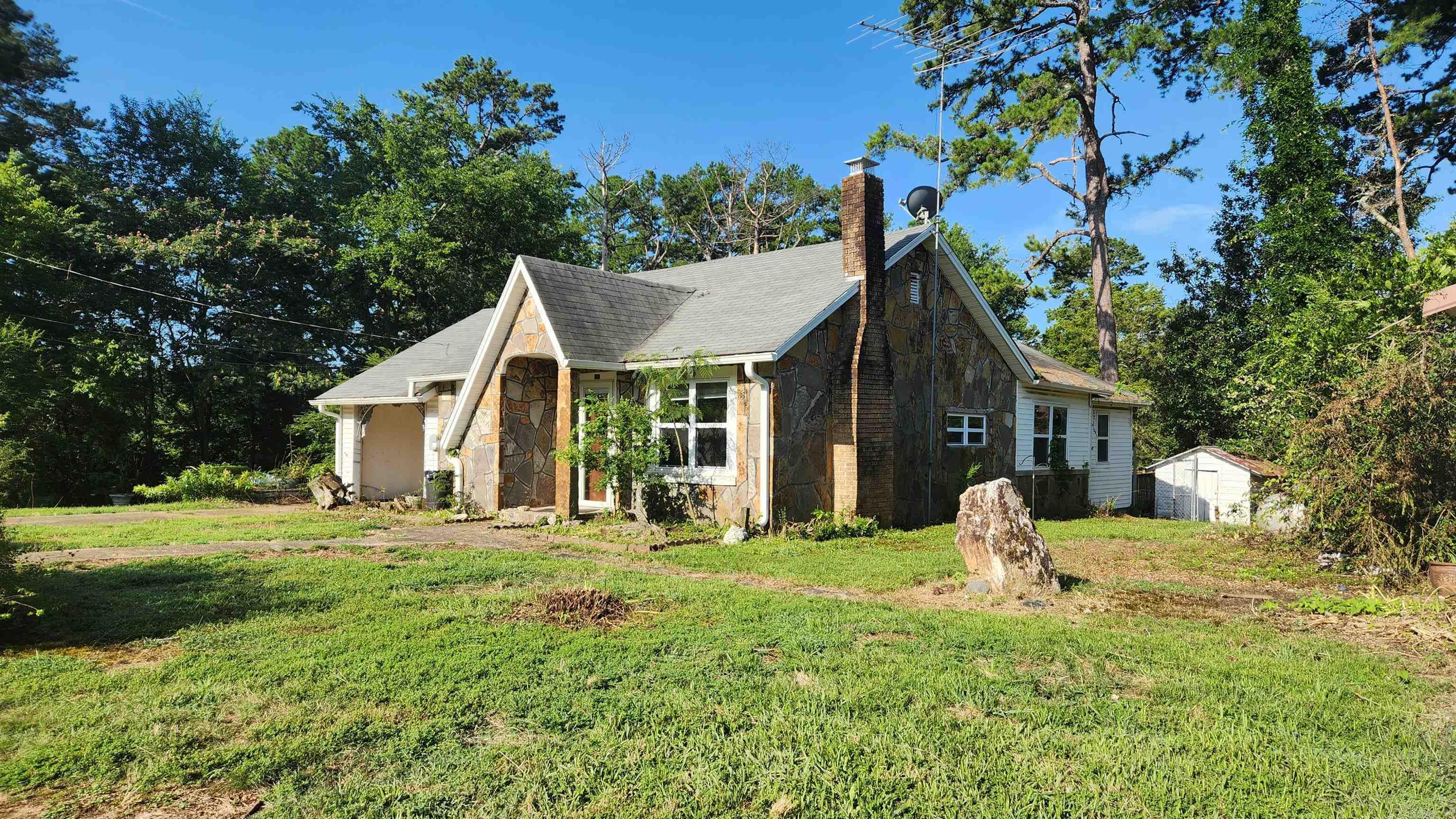 1193 W Hwy 270  Mount Ida, AR