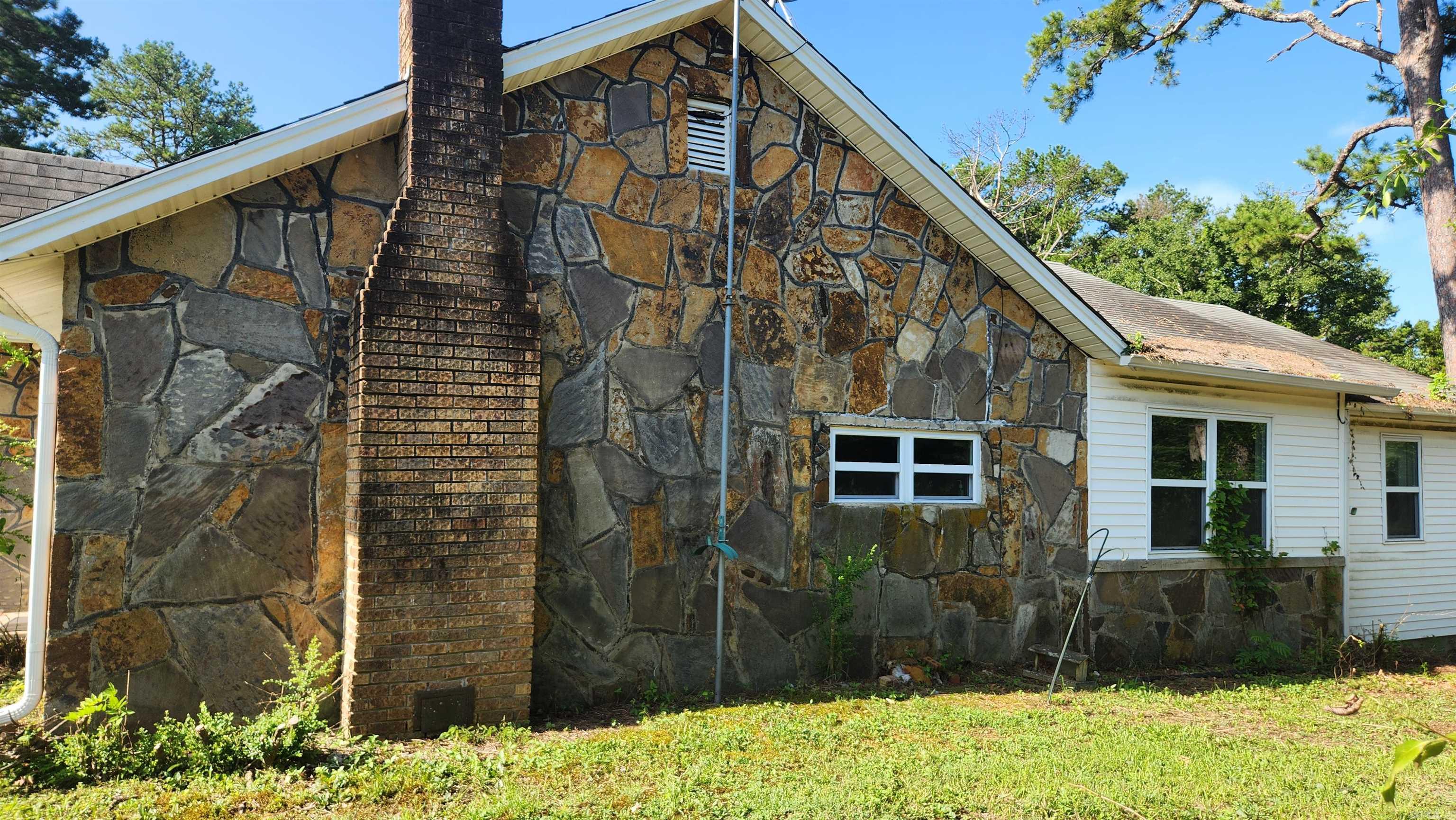 1193 W Hwy 270  Mount Ida, AR