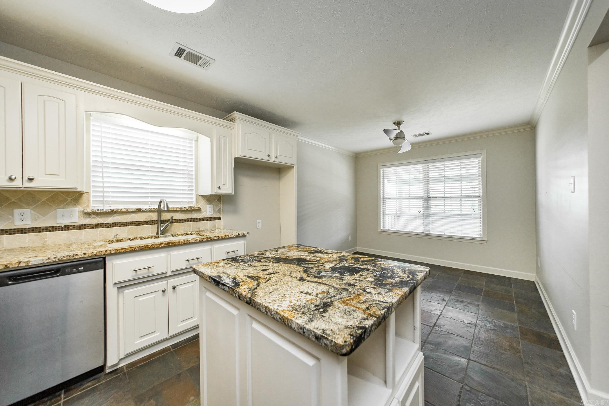 130 Alma  Austin, AR