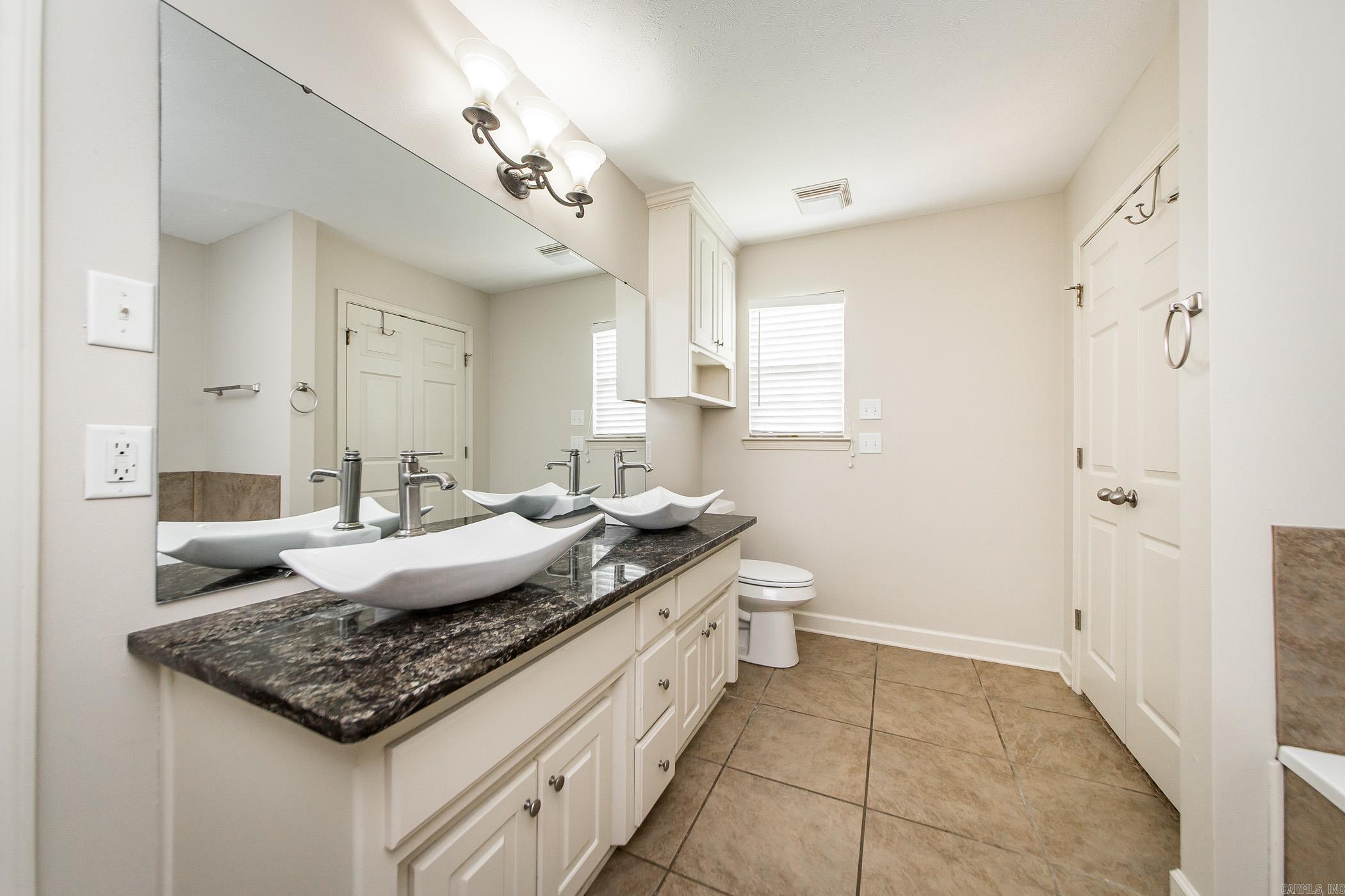 130 Alma  Austin, AR