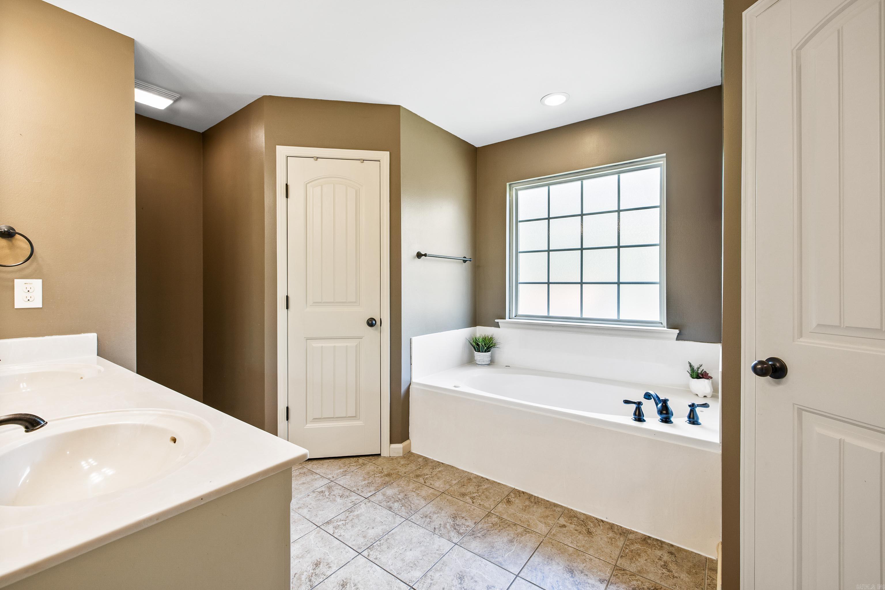 5358 Buckingham Place  Bryant, AR