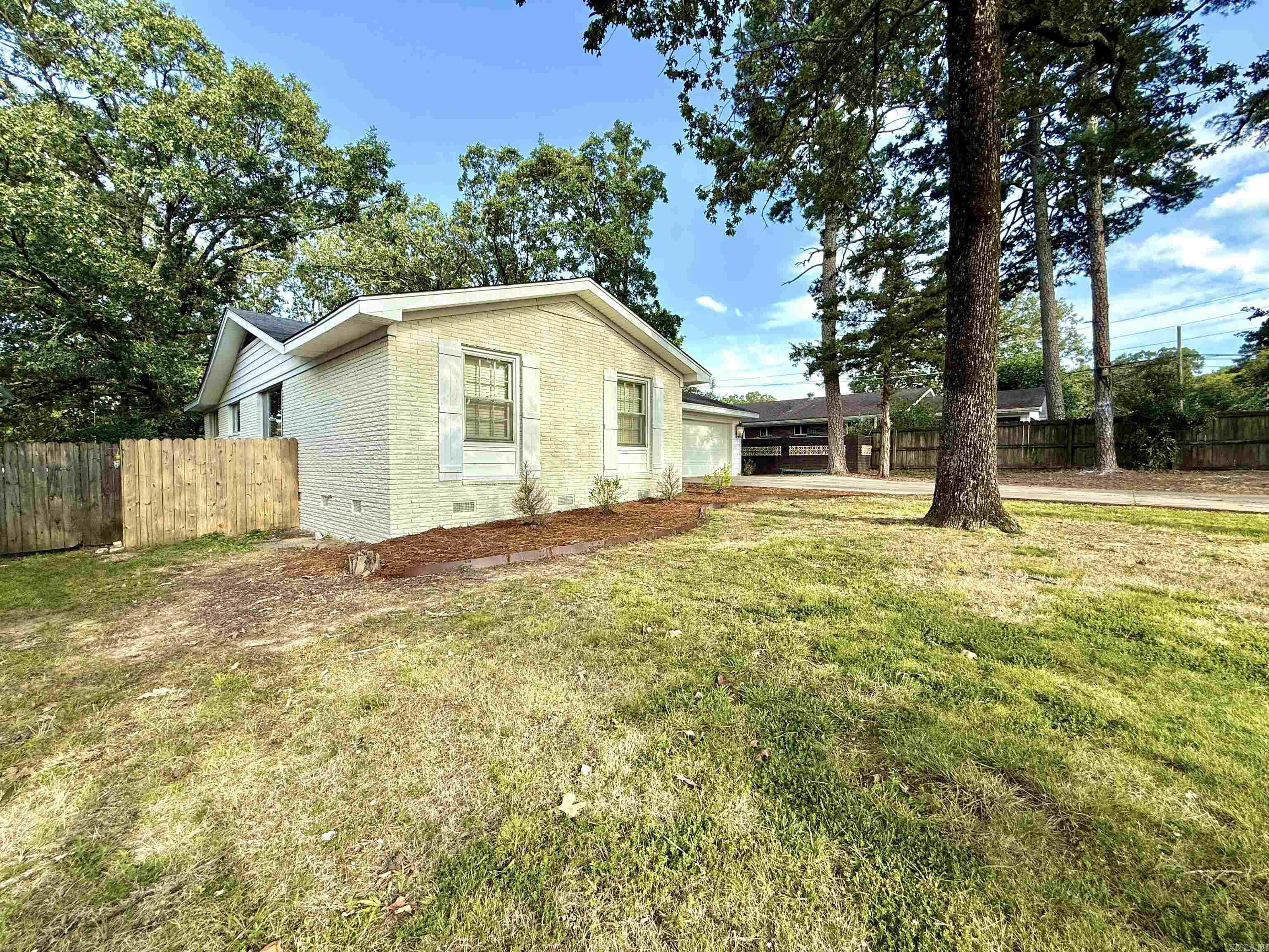 901 N McKinley  Little Rock, AR