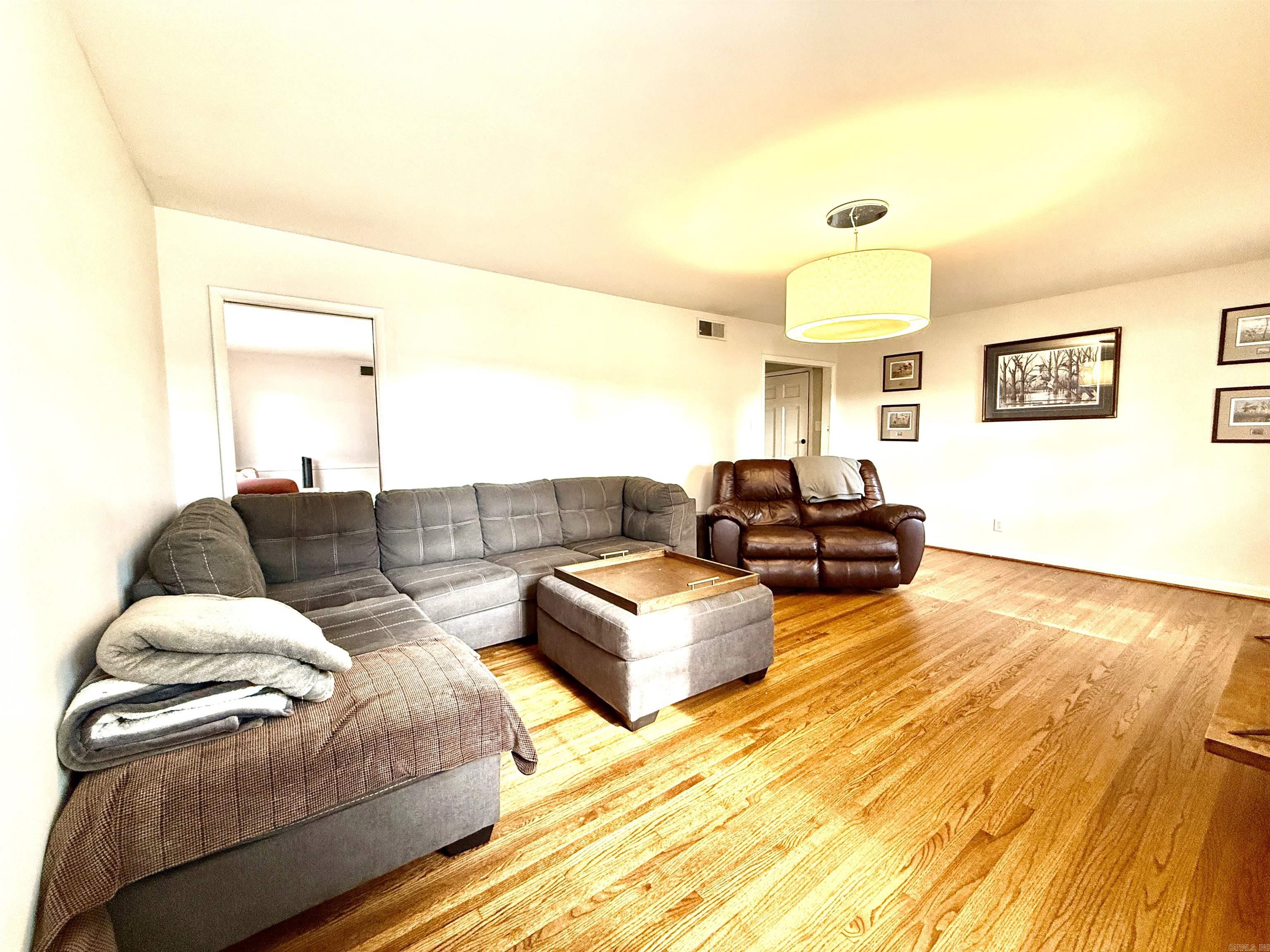 901 N McKinley  Little Rock, AR