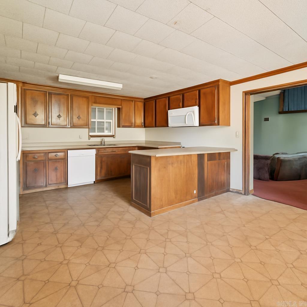 2331 US-65  Clinton, AR