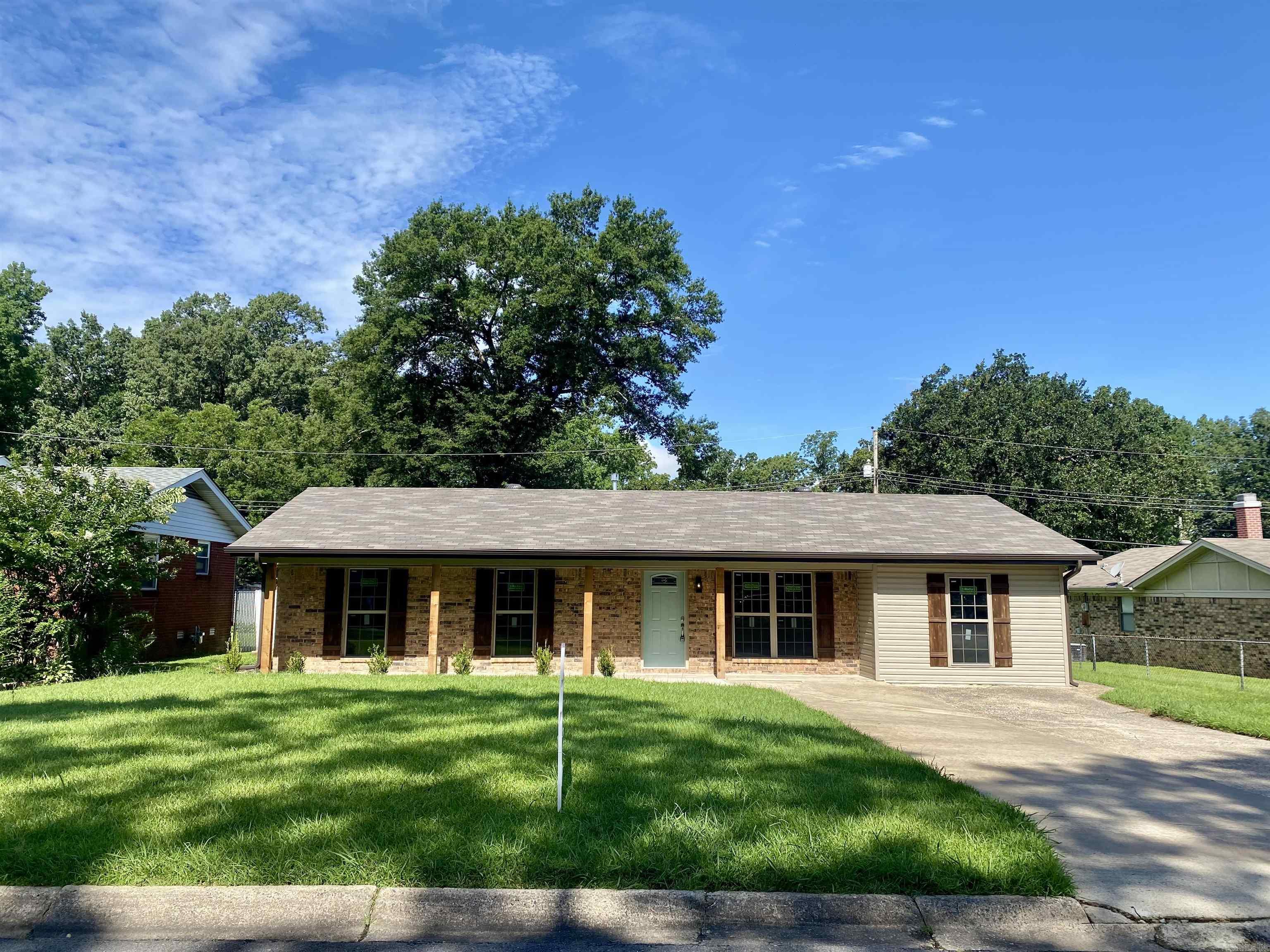 1812 N James  Jacksonville, AR