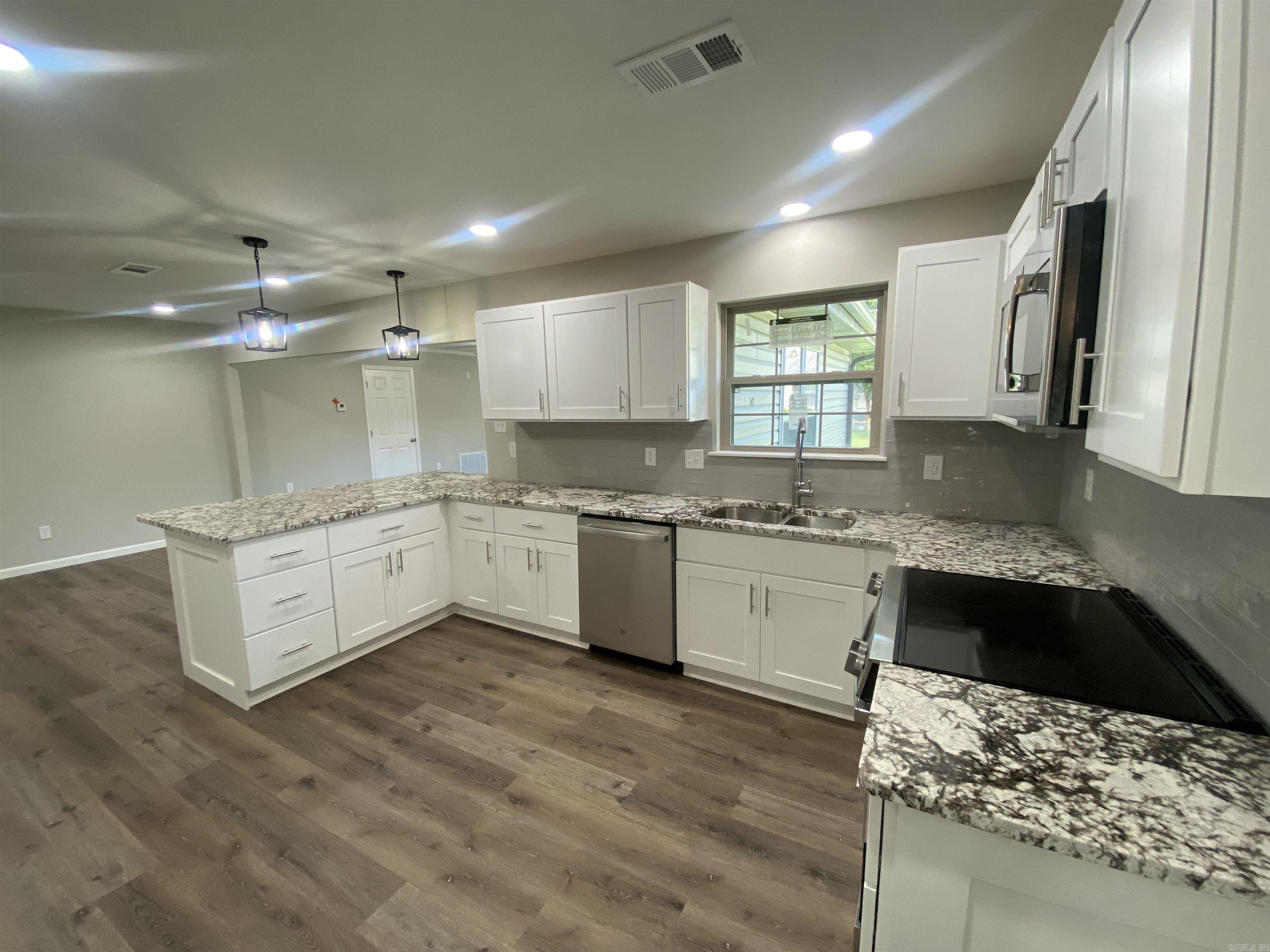 1812 N James  Jacksonville, AR