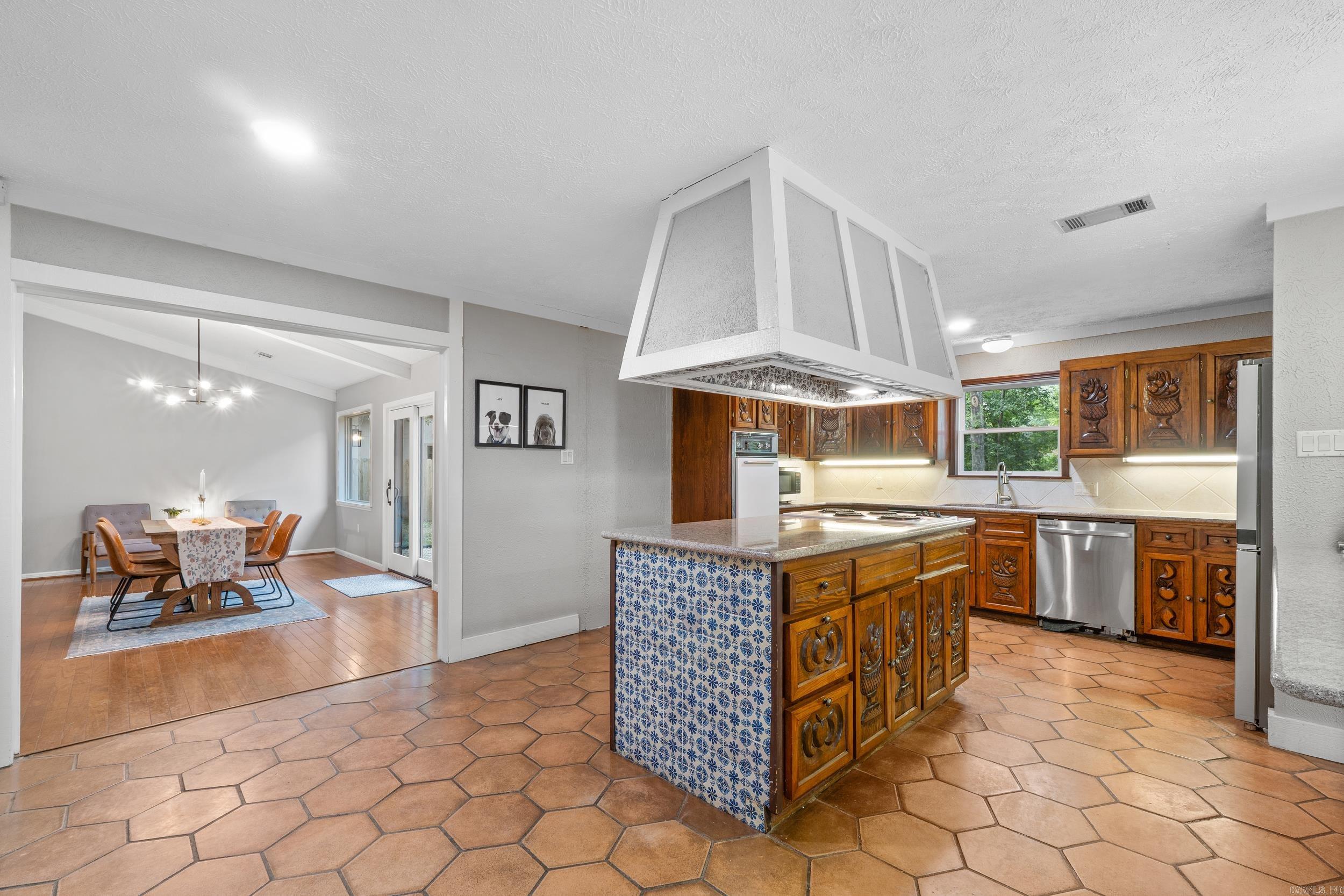 18 Riviera Drive  Conway, AR