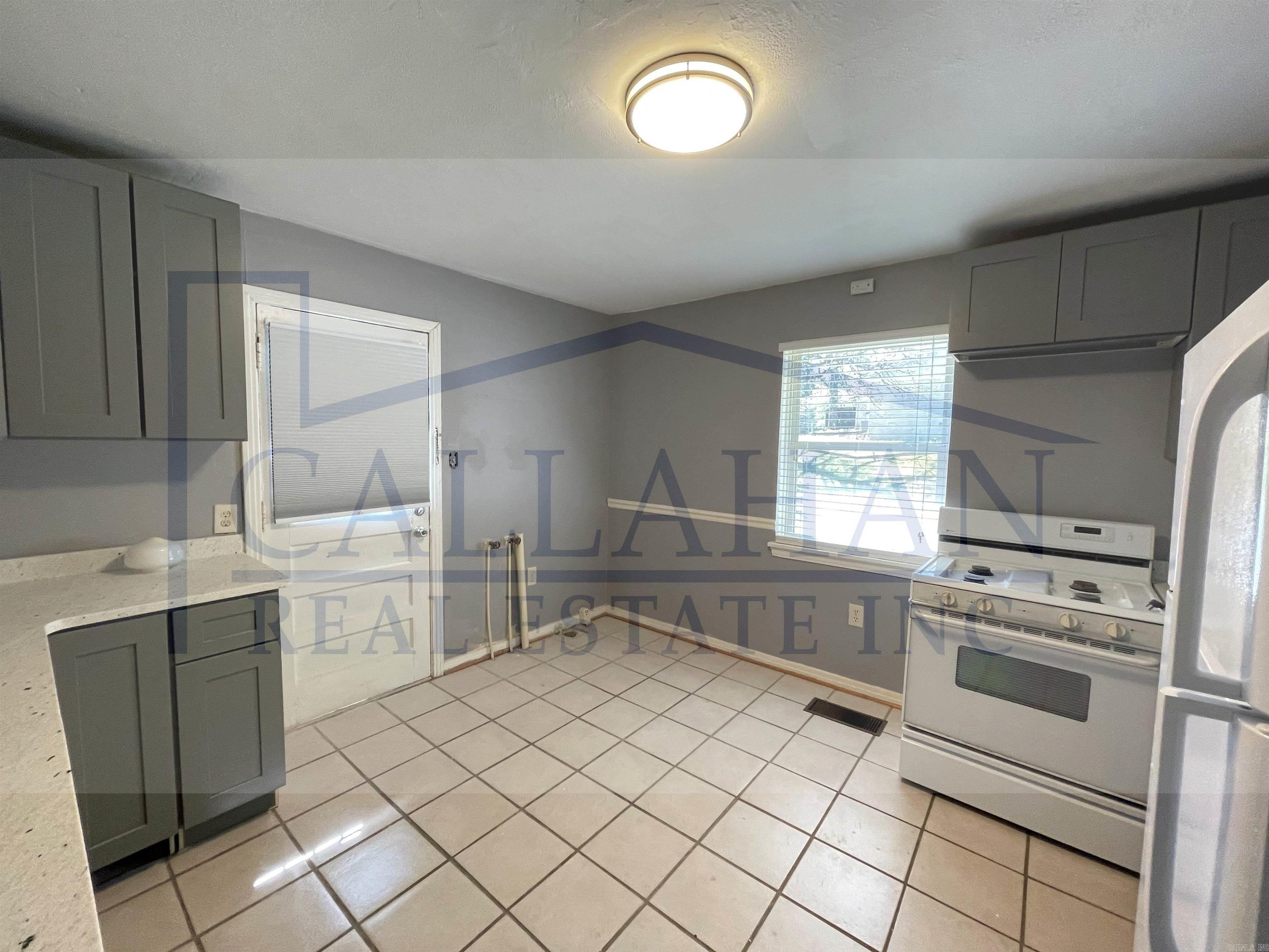 215/217 W I  North Little Rock, AR