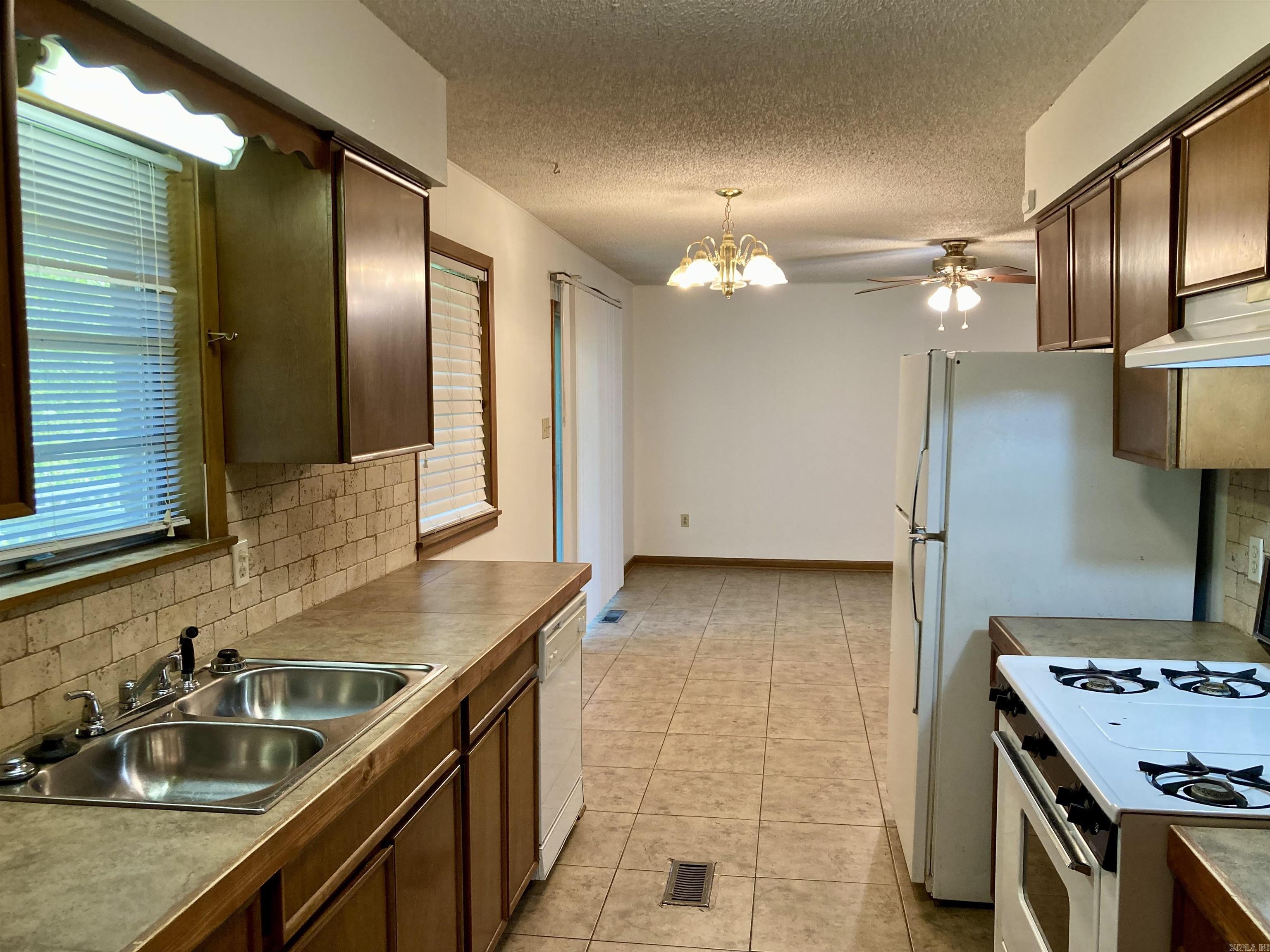5212 N Walnut  North Little Rock, AR