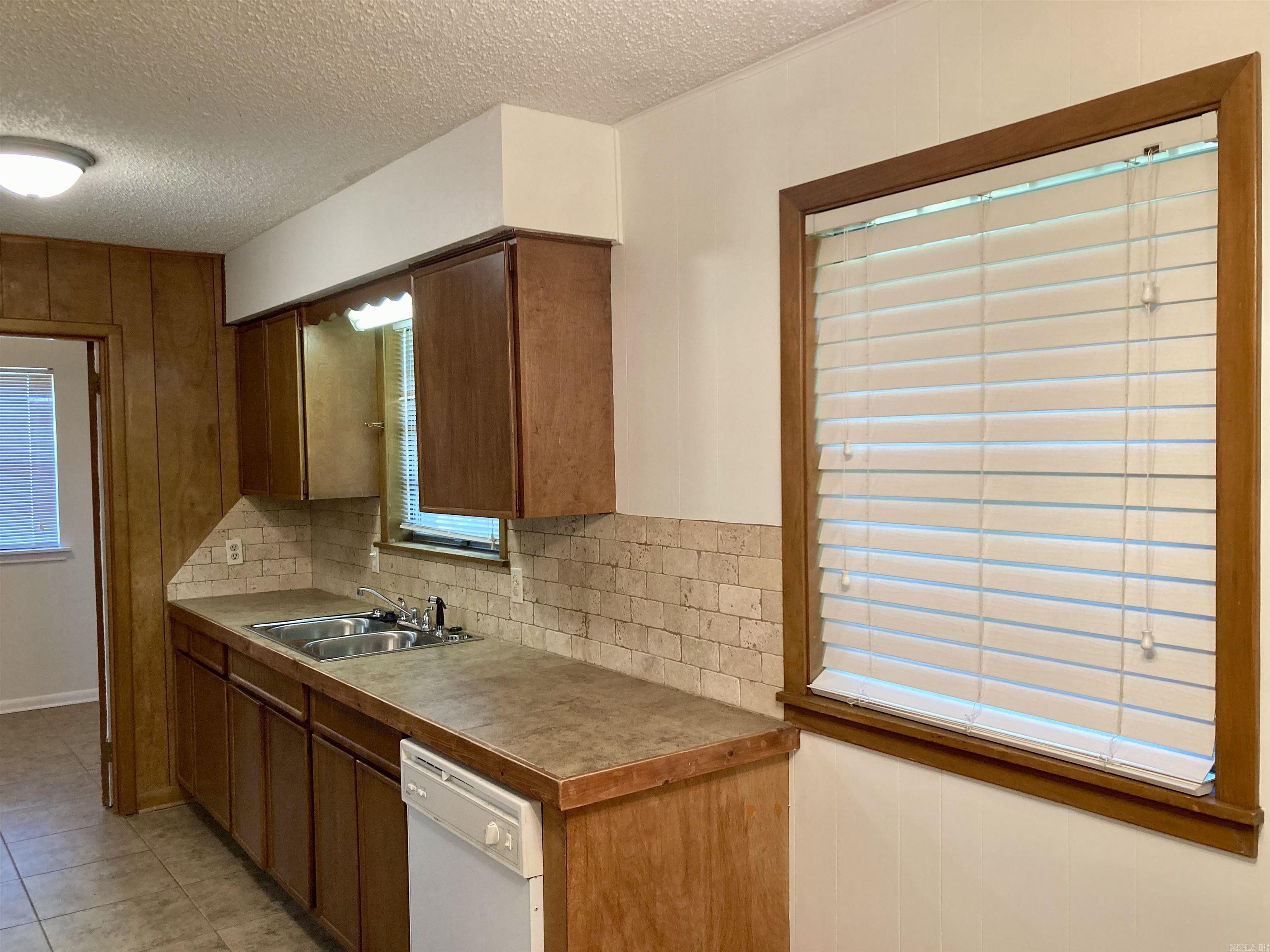 5212 N Walnut  North Little Rock, AR