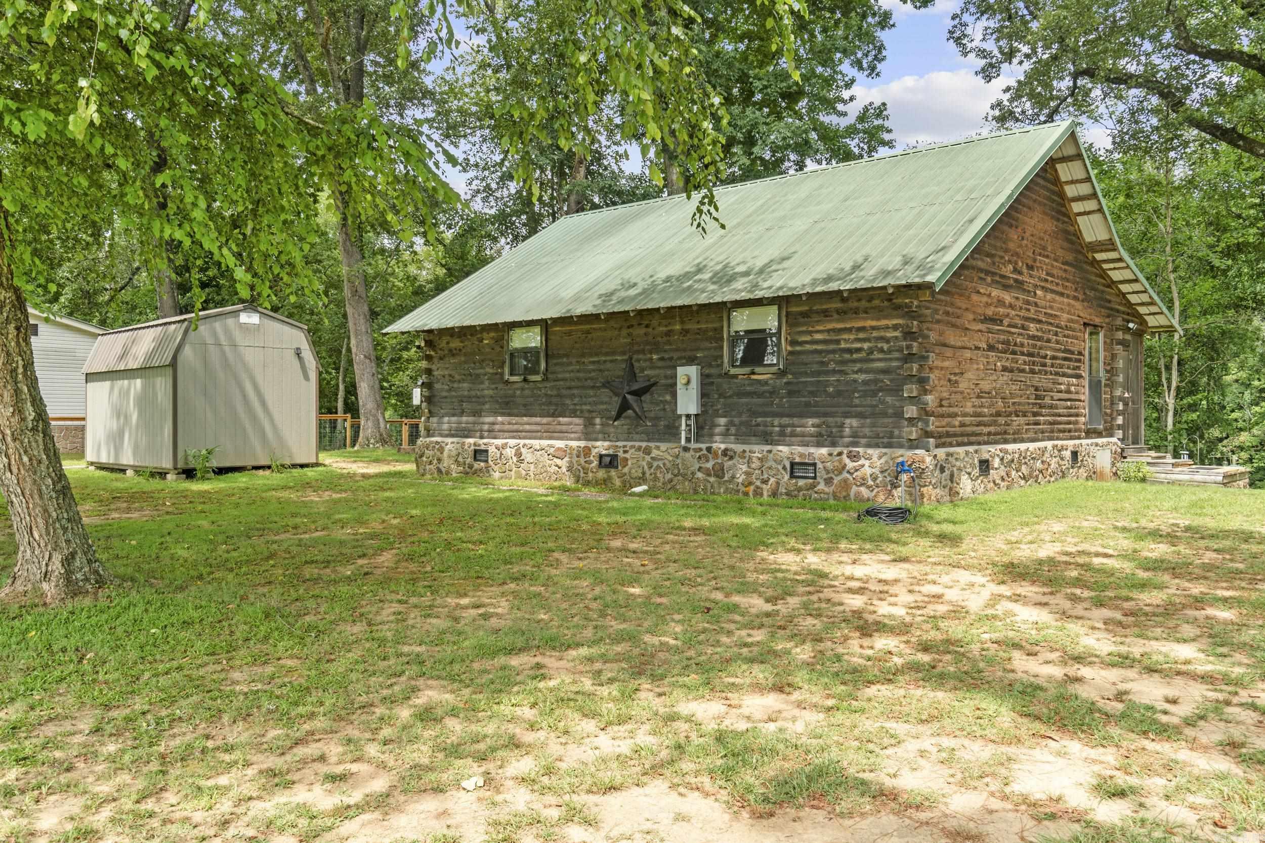 8 Iveon Clay  Pangburn, AR