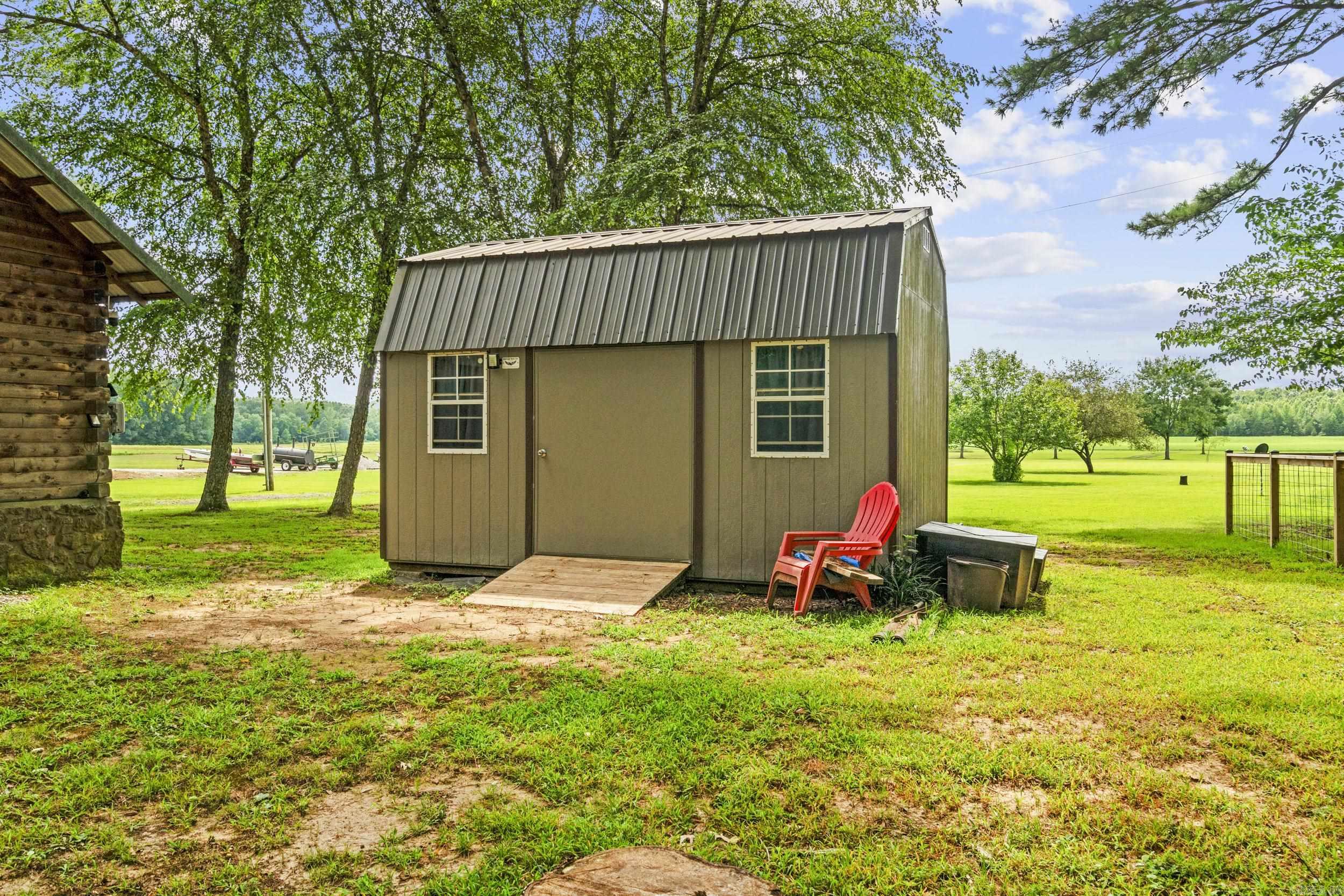 8 Iveon Clay  Pangburn, AR