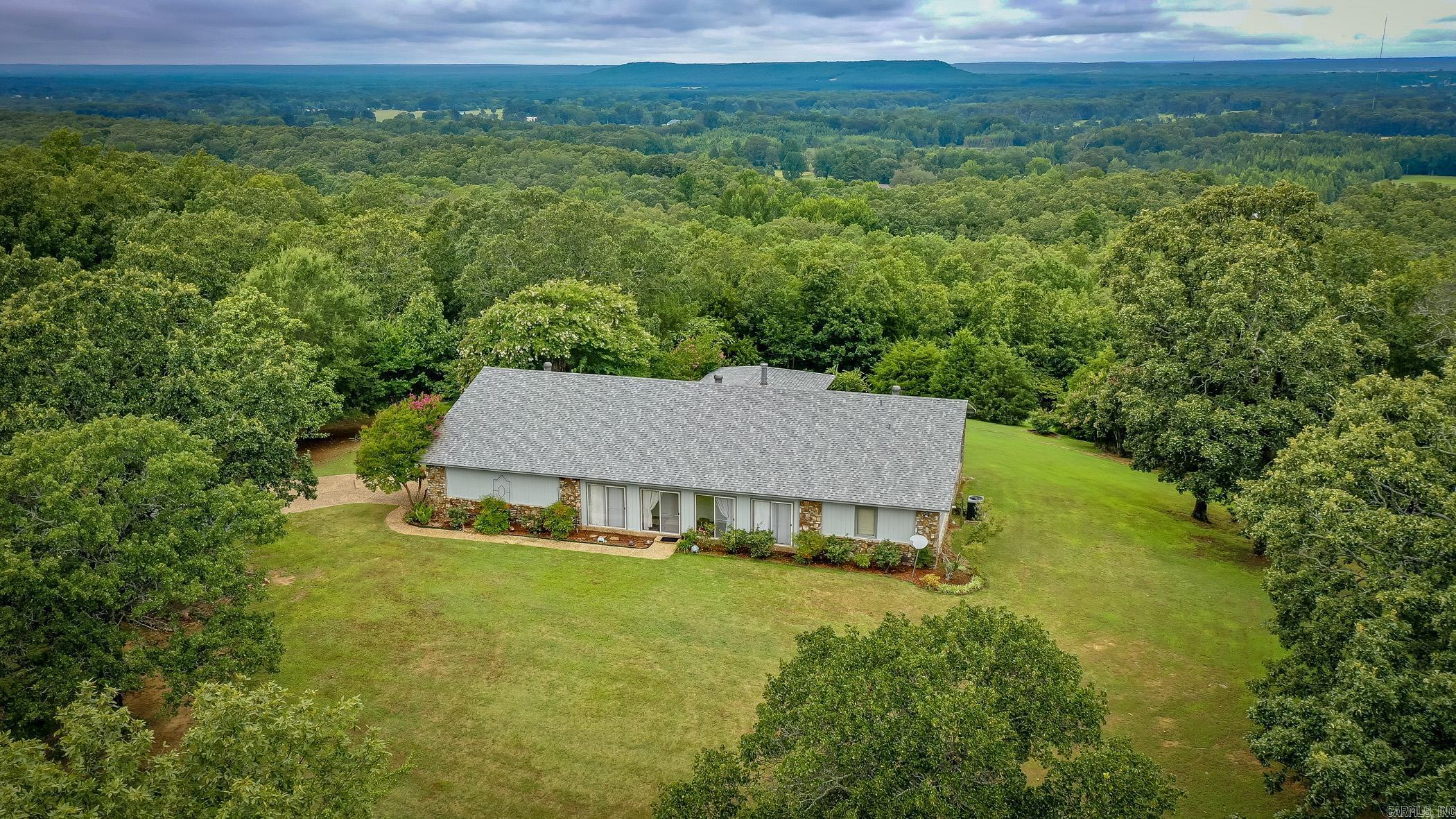 753 Lewisburg  Austin, AR