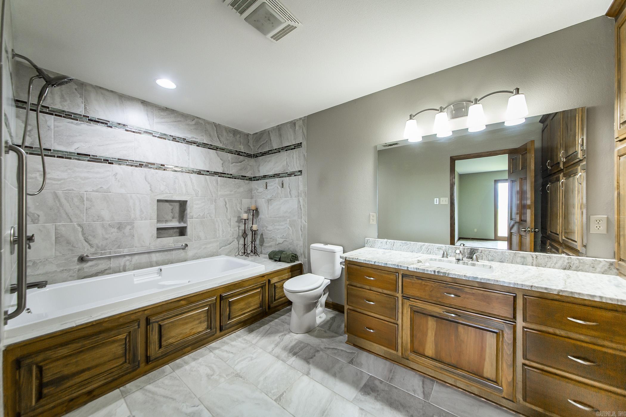 753 Lewisburg  Austin, AR