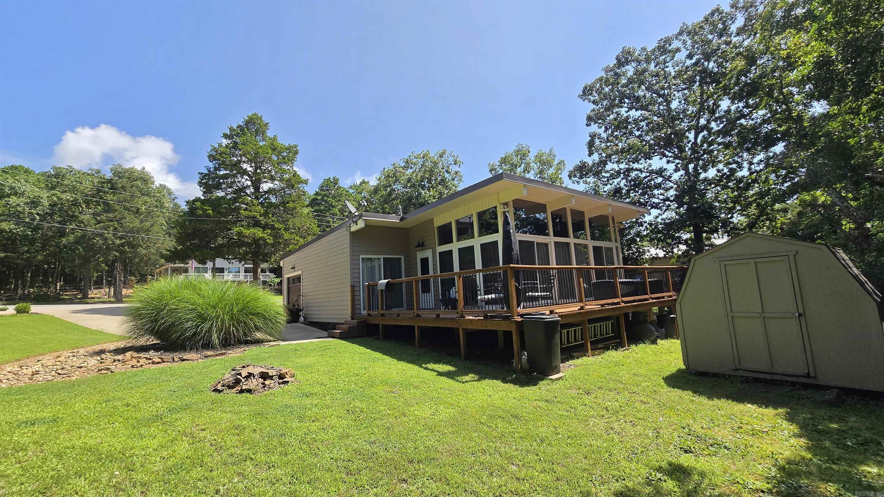 102 Tee Pee Trail  Fairfield Bay, AR