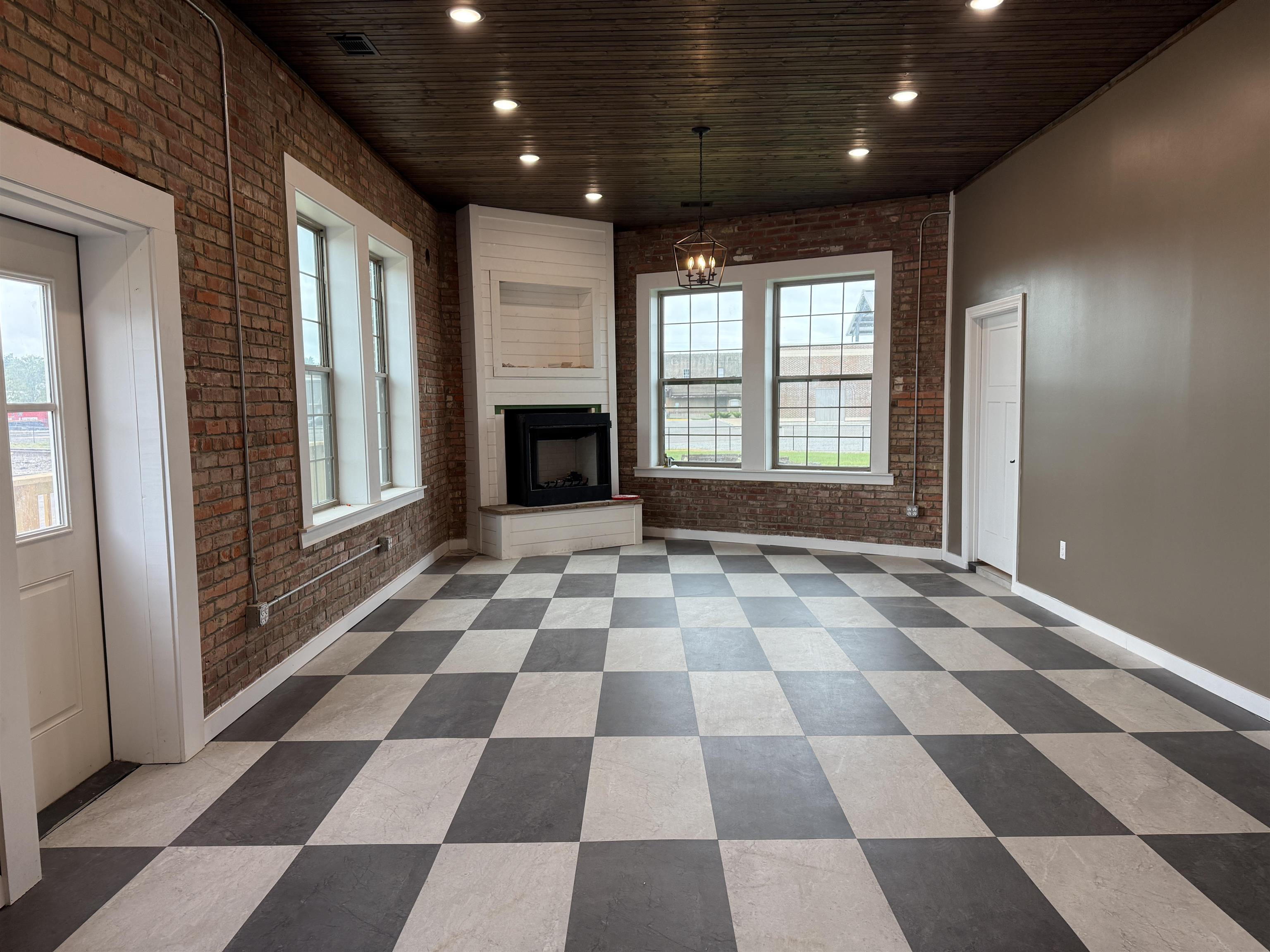 219 E Court Street  Paragould, AR
