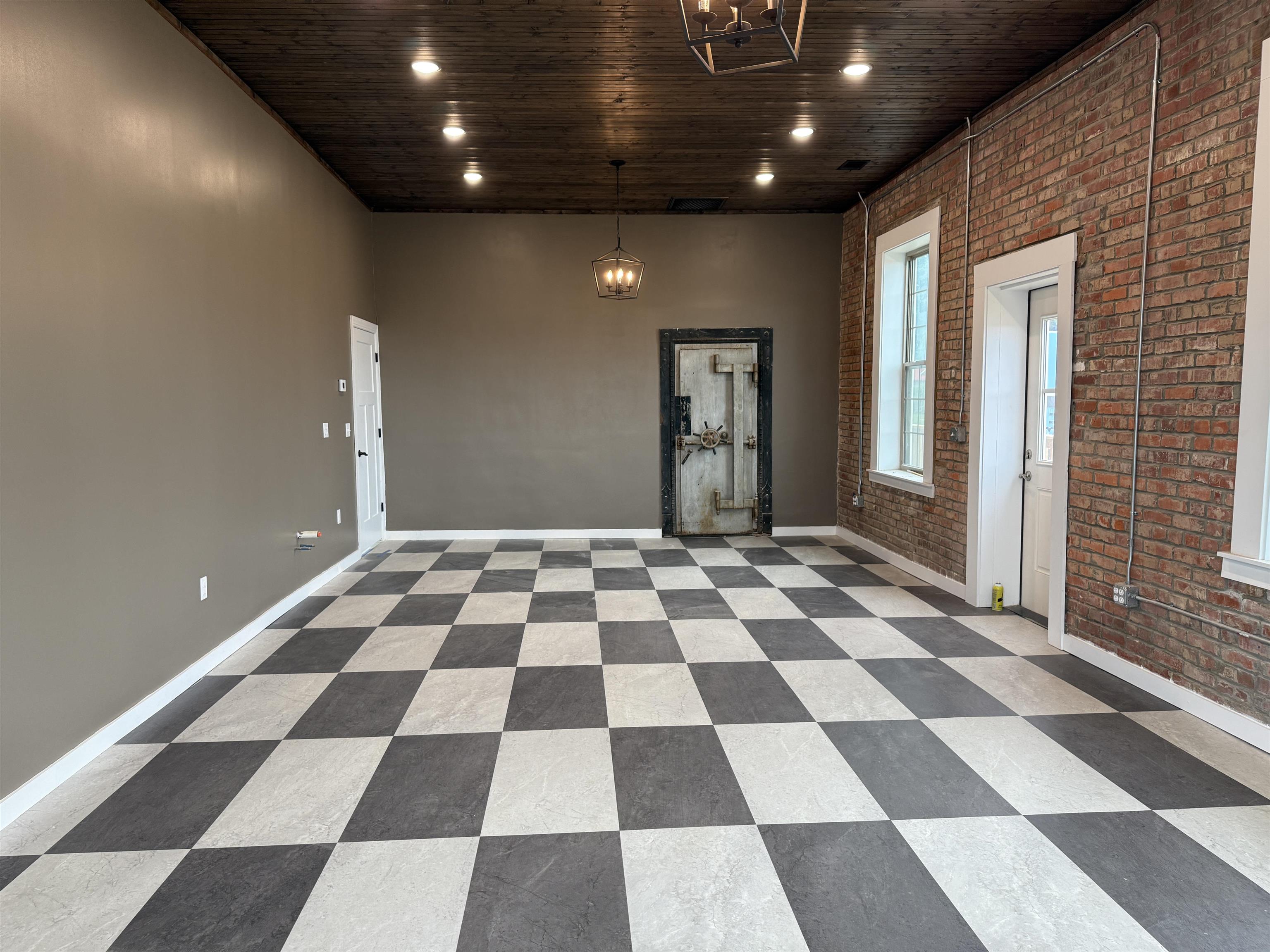219 E Court Street  Paragould, AR