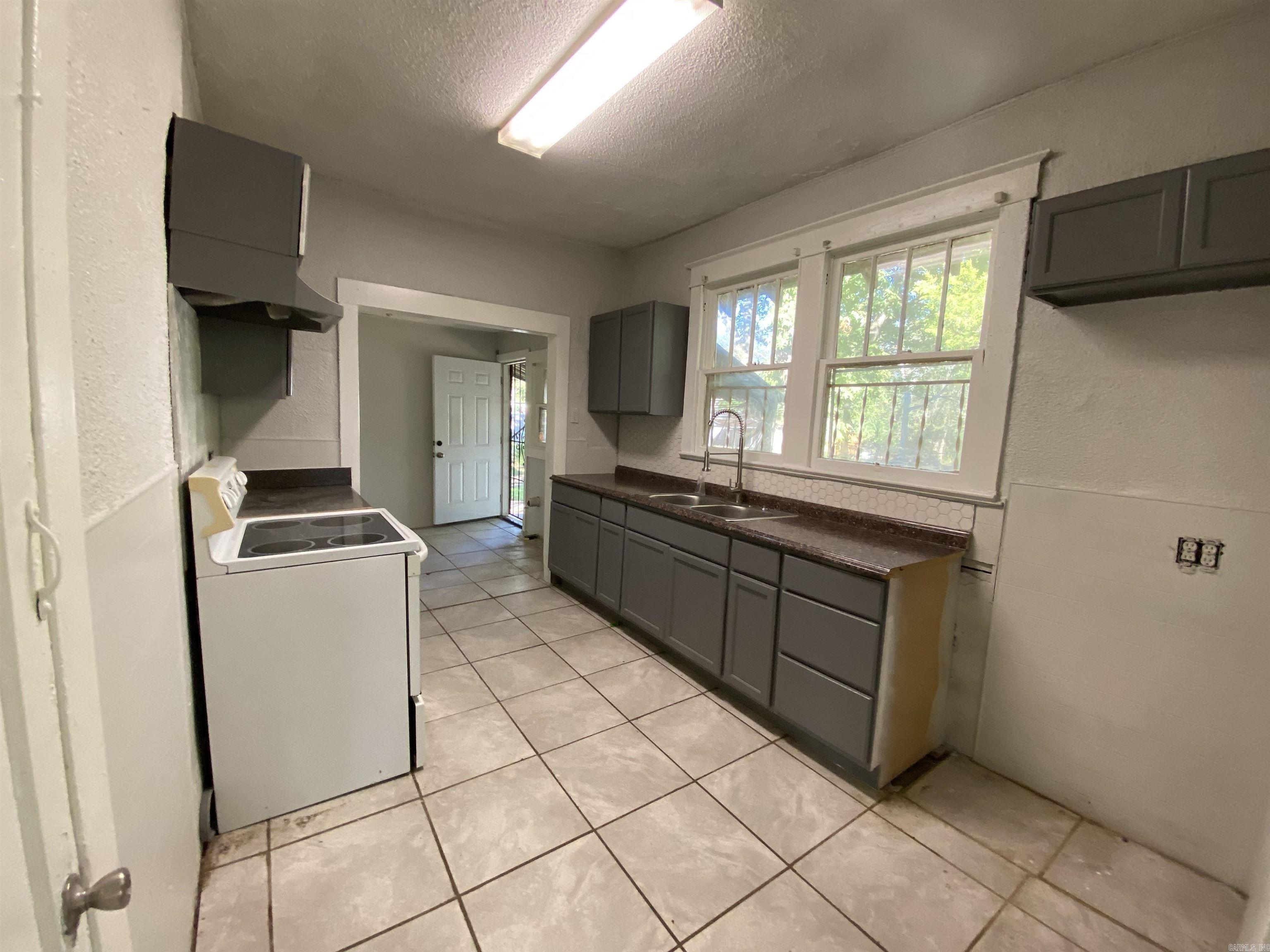 4204 W 23  Little Rock, AR