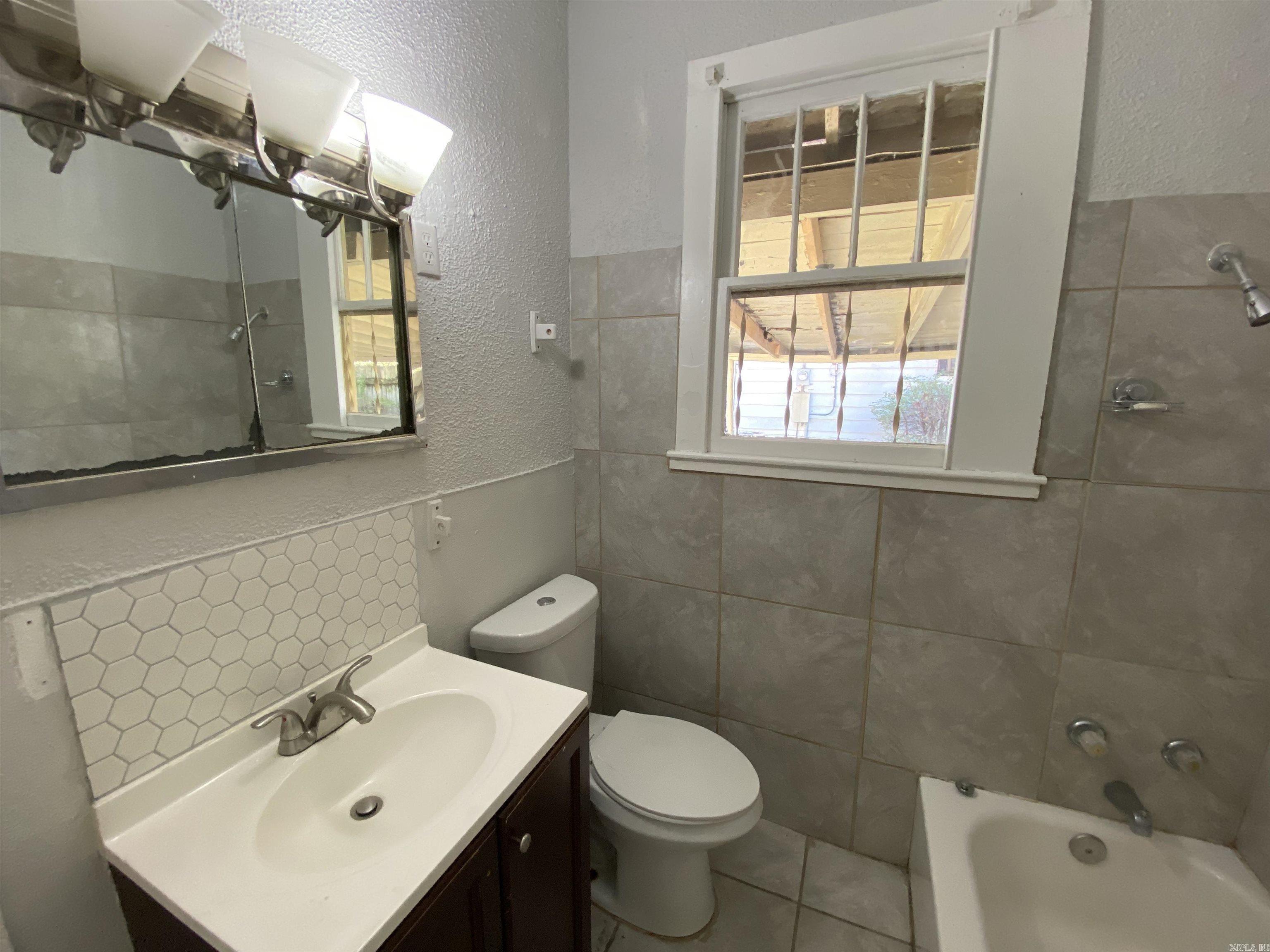 4204 W 23  Little Rock, AR