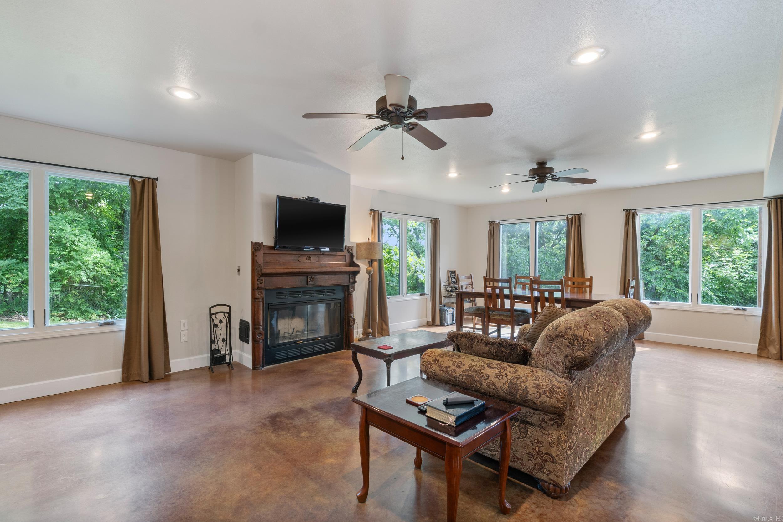 15364 Twin Pines Road  Lowell, AR