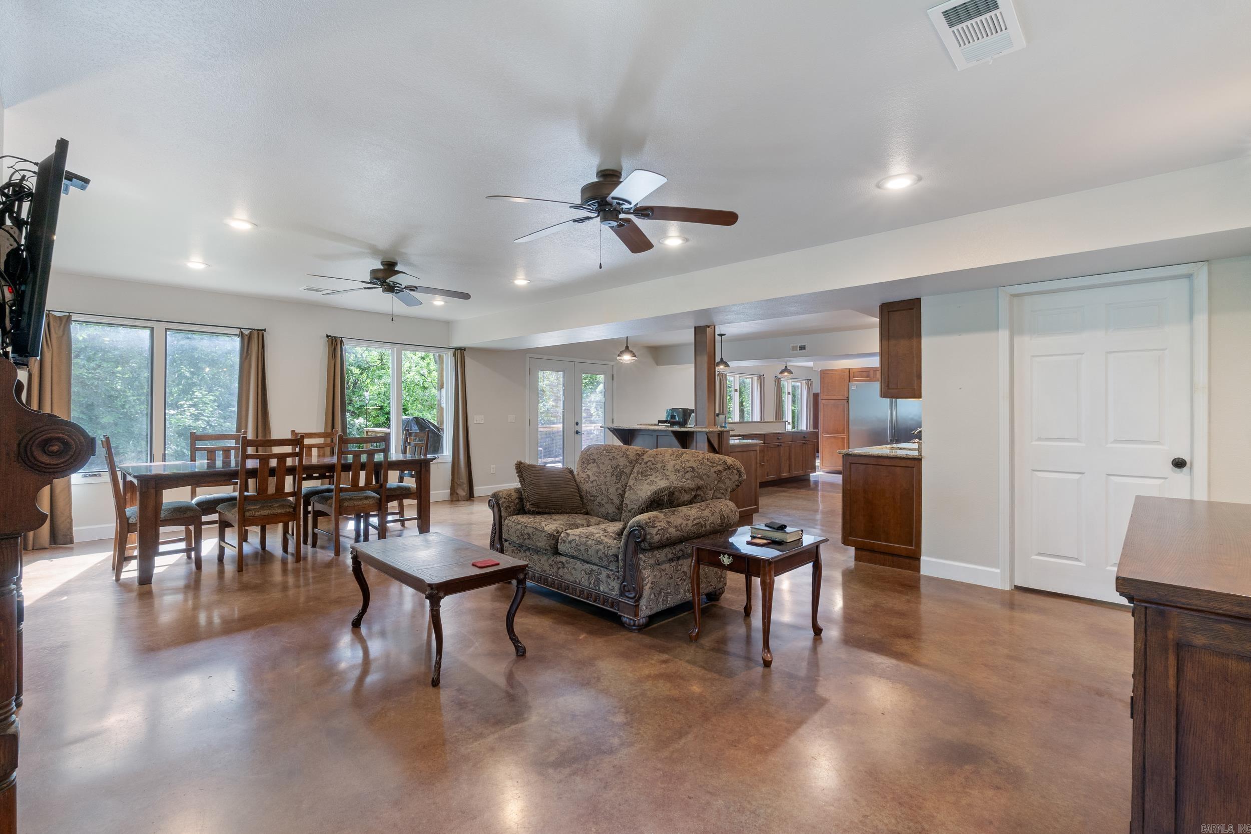 15364 Twin Pines Road  Lowell, AR